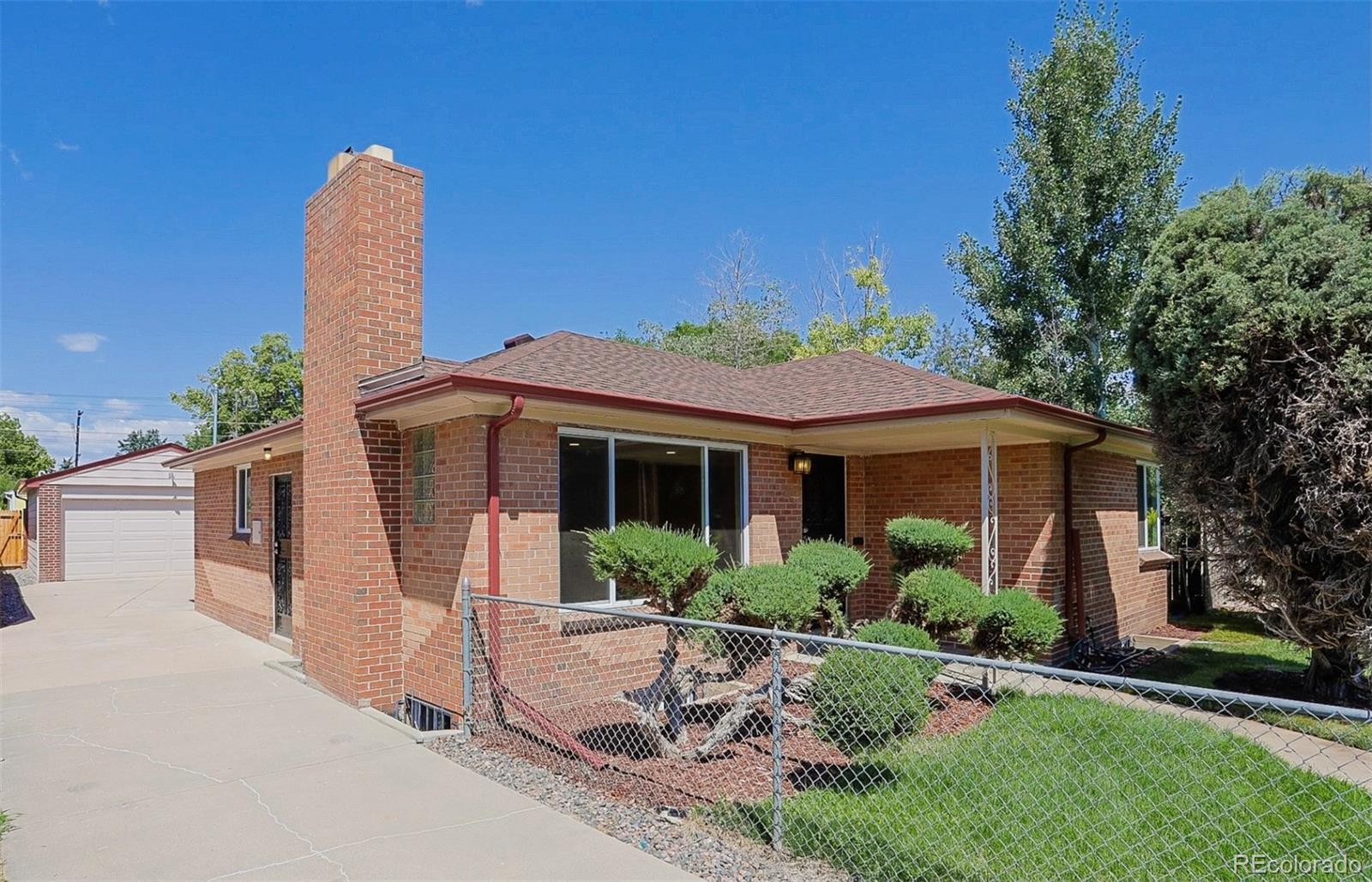 2127  Niagara Street, denver MLS: 5187641 Beds: 4 Baths: 2 Price: $699,900