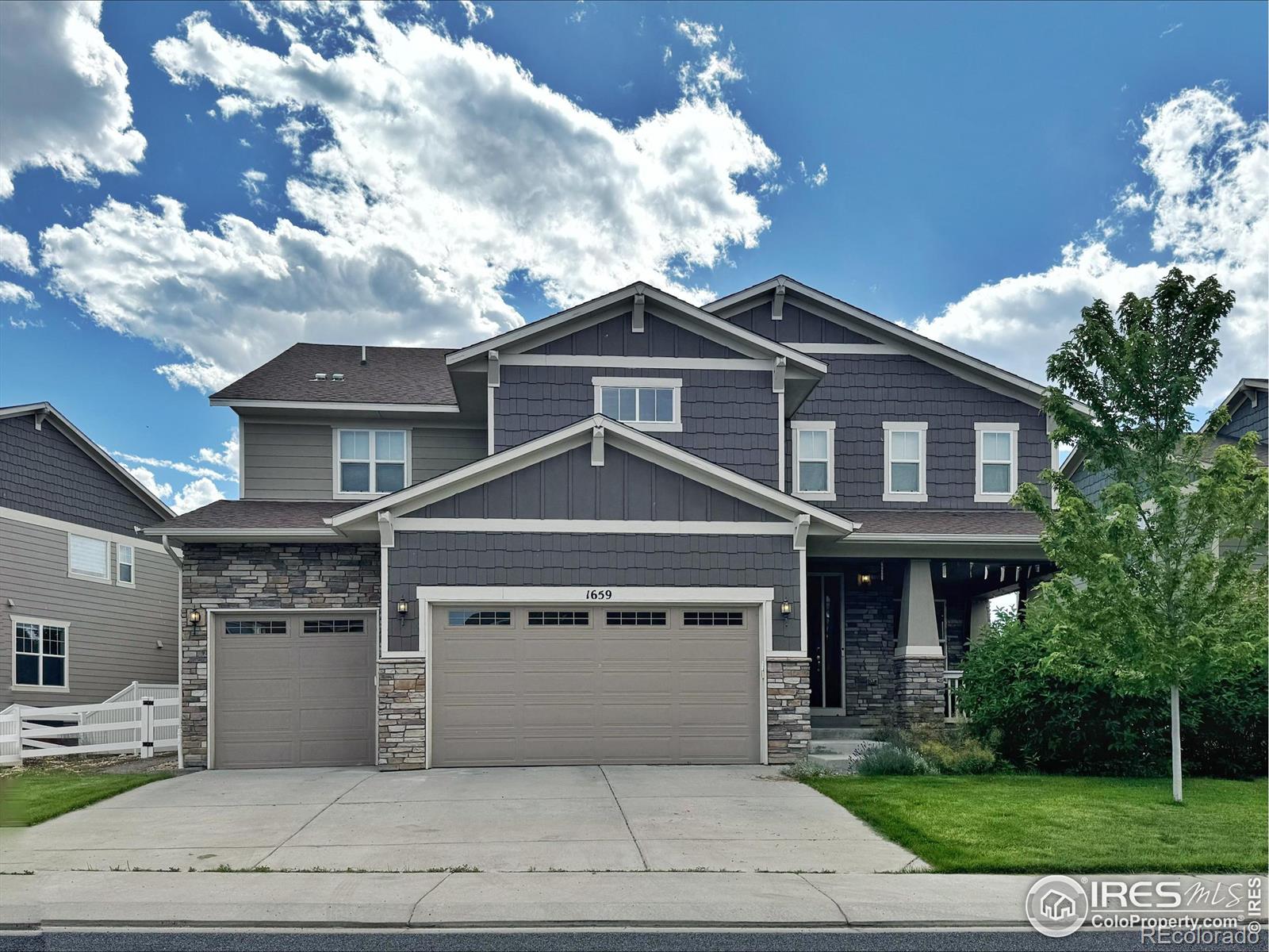 1665  Holland Way, longmont MLS: 4567891013867 Beds: 4 Baths: 4 Price: $920,000