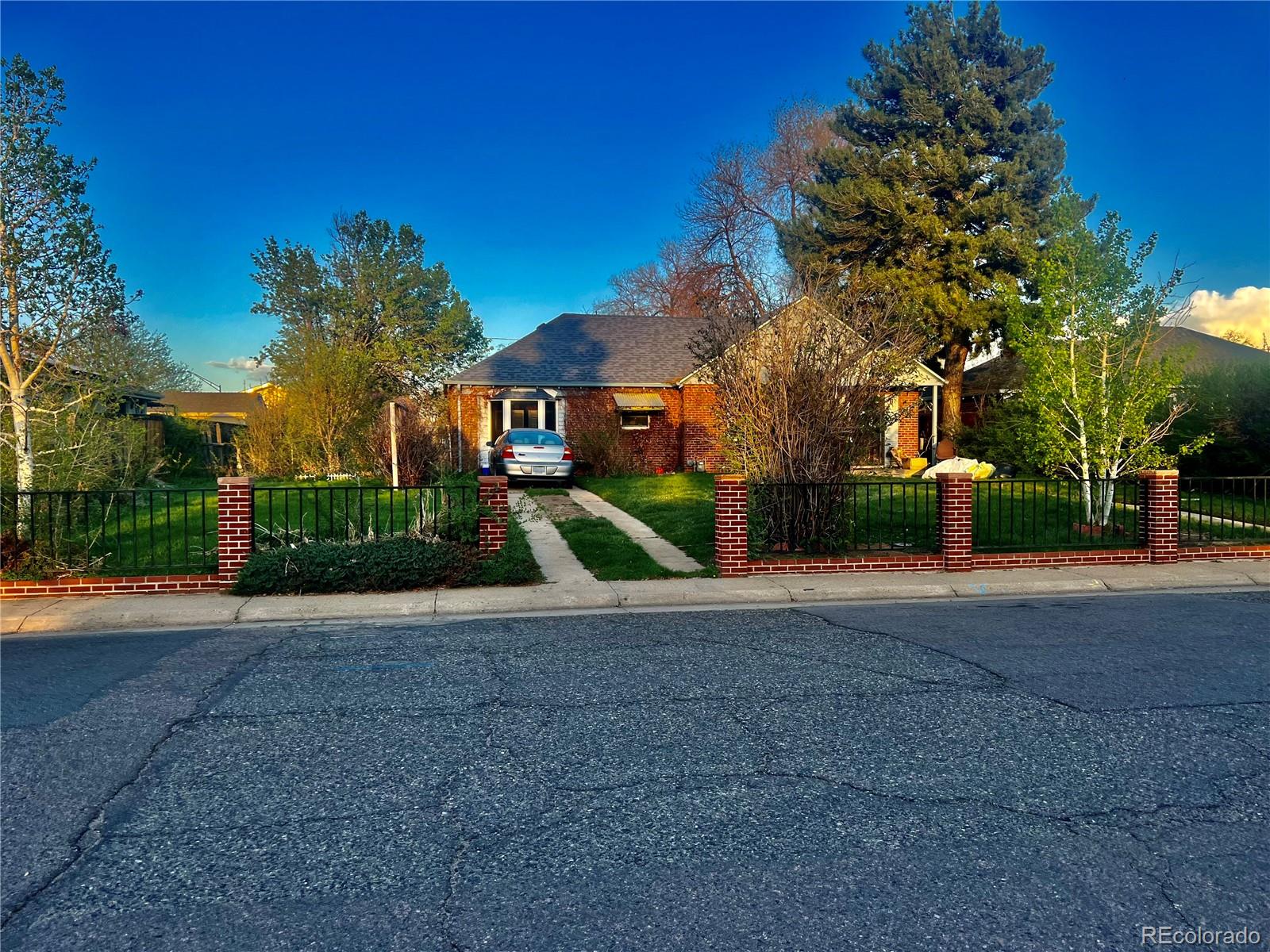 3070 N Glencoe Street, denver MLS: 8291708 Beds: 2 Baths: 2 Price: $500,000