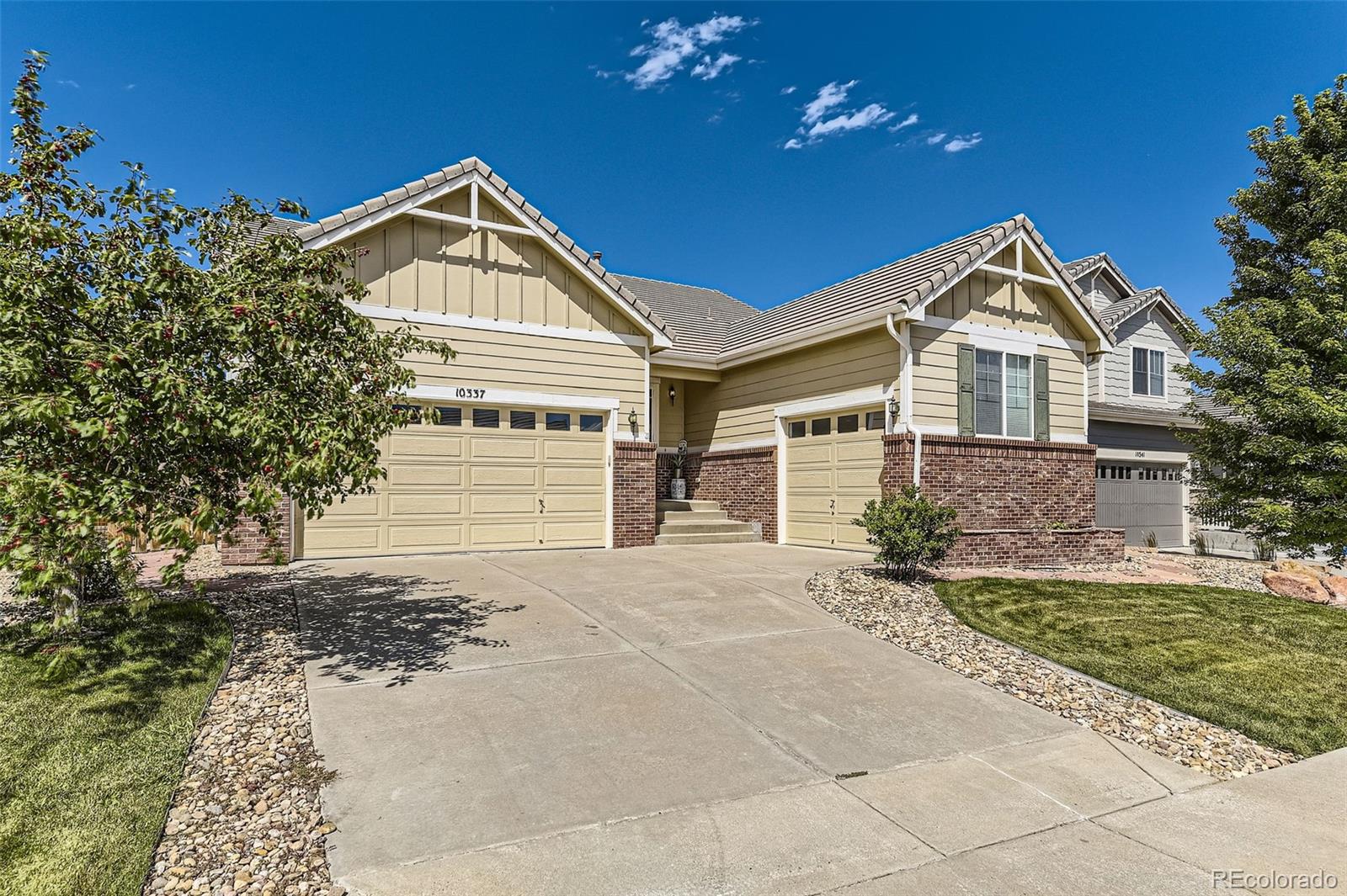 10337  Bristleridge Court, parker MLS: 7737064 Beds: 2 Baths: 2 Price: $670,000