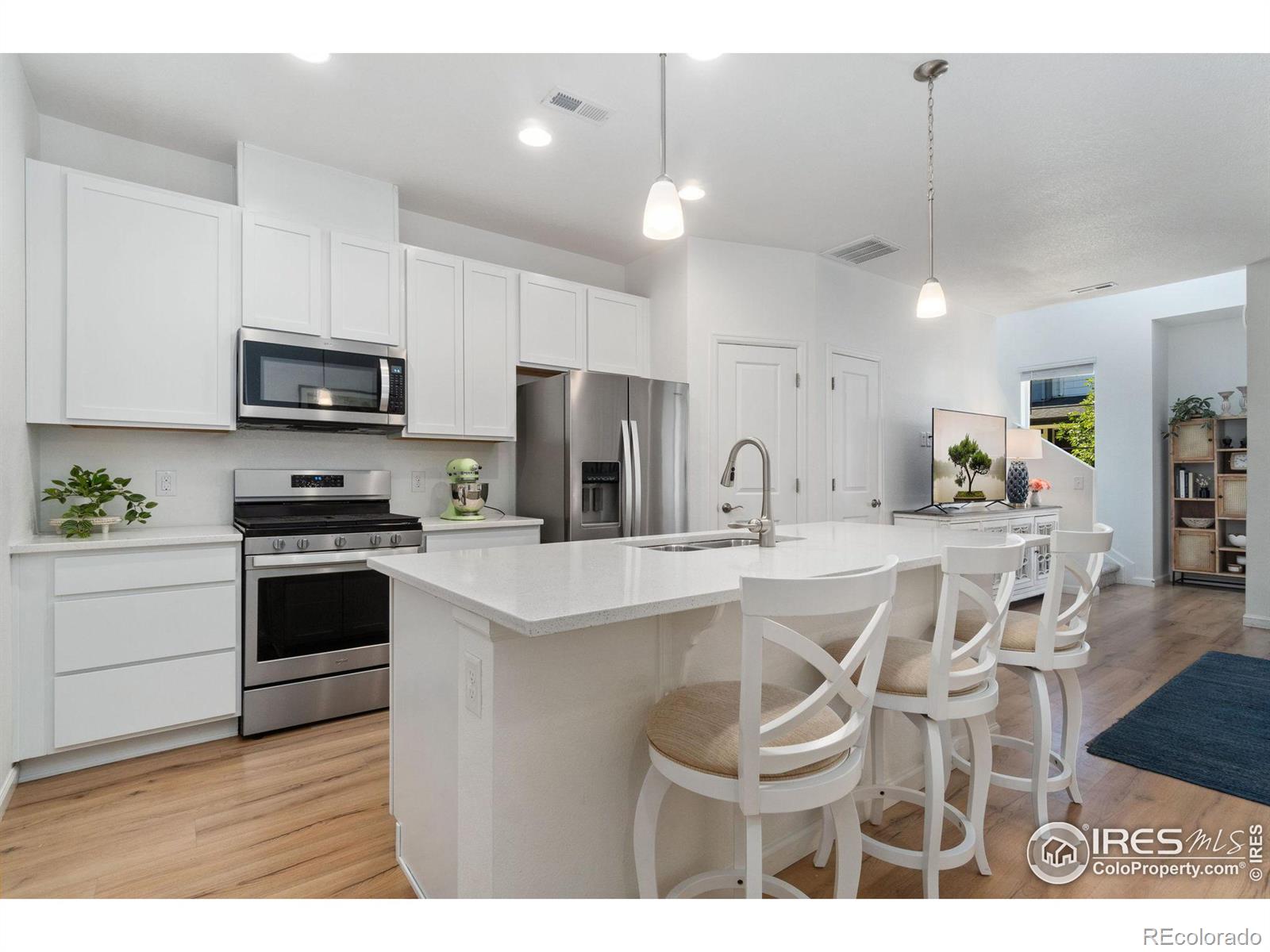 19592 W 93rd Place E, Arvada  MLS: 4567891013923 Beds: 2 Baths: 3 Price: $475,000