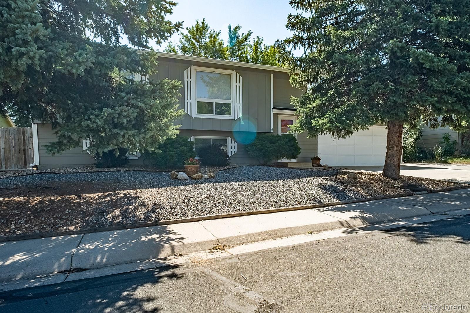 9250  Garrison Street, broomfield MLS: 8275746 Beds: 3 Baths: 2 Price: $569,000