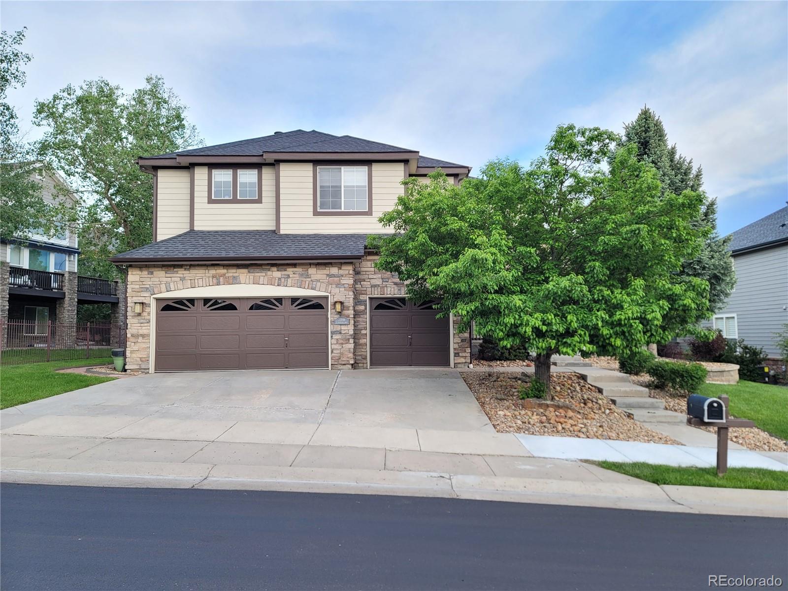 22044 E Peakview Drive, aurora MLS: 5419528 Beds: 4 Baths: 4 Price: $819,900