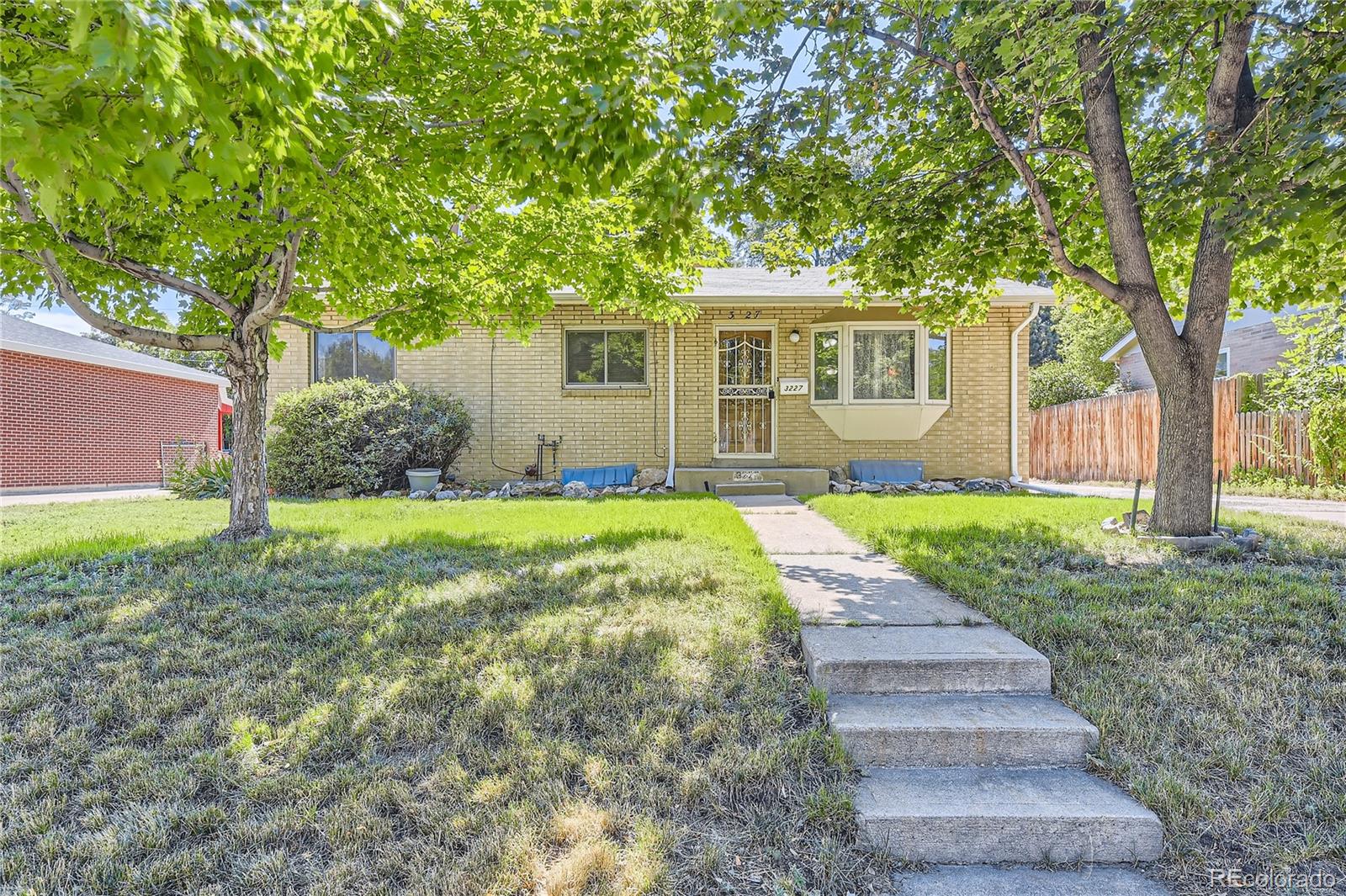 3227 S Stuart Street, denver MLS: 8192362 Beds: 3 Baths: 3 Price: $465,000