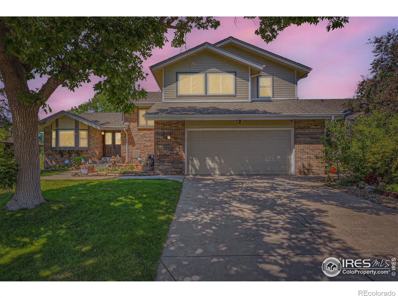 755  Old Stone Drive, highlands ranch MLS: 4567891014108 Beds: 5 Baths: 4 Price: $715,000