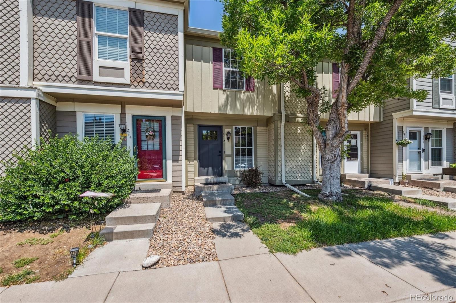 1811 S Quebec Way 213, Denver  MLS: 8140613 Beds: 2 Baths: 1 Price: $315,000