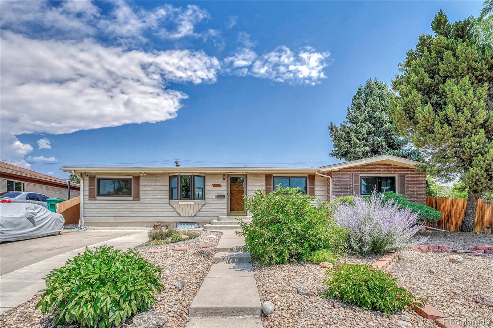 2831  Cottonwood Drive, denver MLS: 5645781 Beds: 3 Baths: 2 Price: $475,000