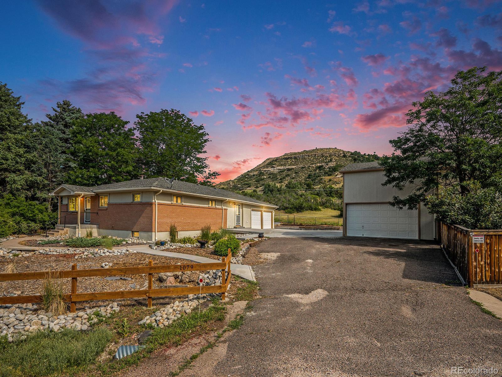 1079  Evalena Road, castle rock MLS: 8448367 Beds: 5 Baths: 3 Price: $663,000