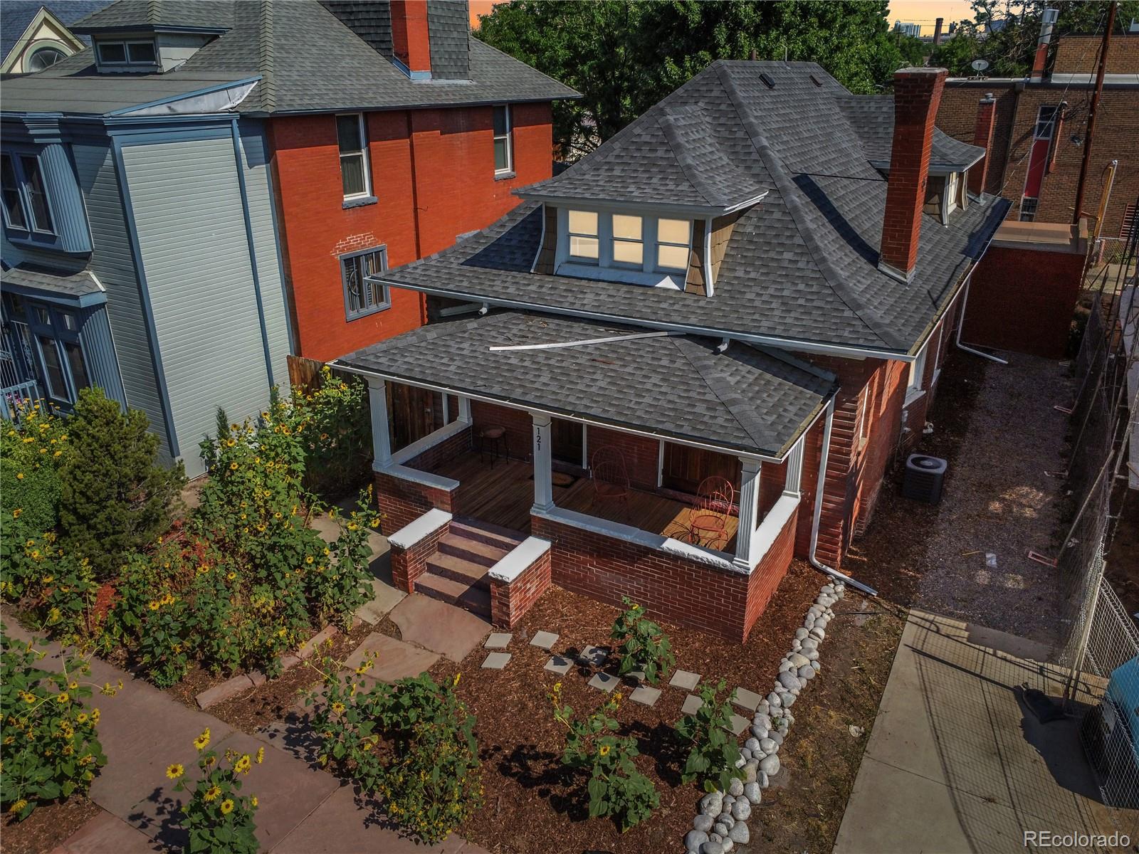 121 W 2nd Avenue, denver MLS: 9543817 Beds: 4 Baths: 4 Price: $900,000