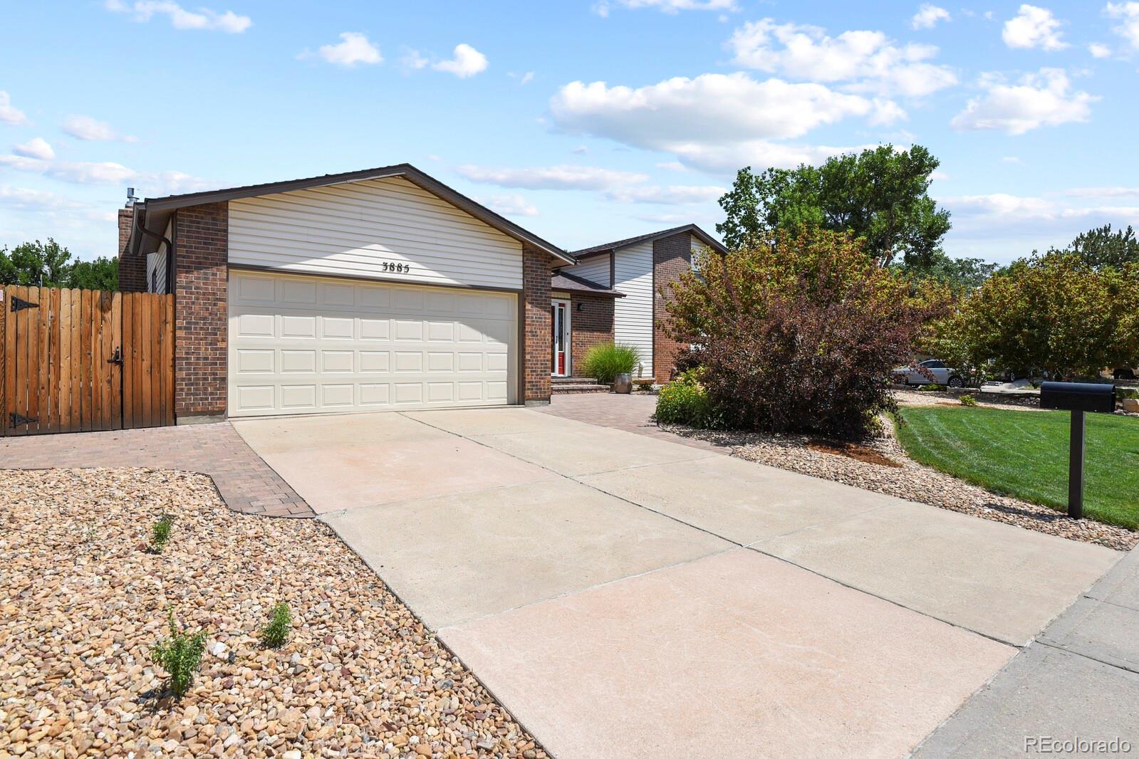 3885 E 115th Avenue, thornton MLS: 6501291 Beds: 3 Baths: 2 Price: $525,000