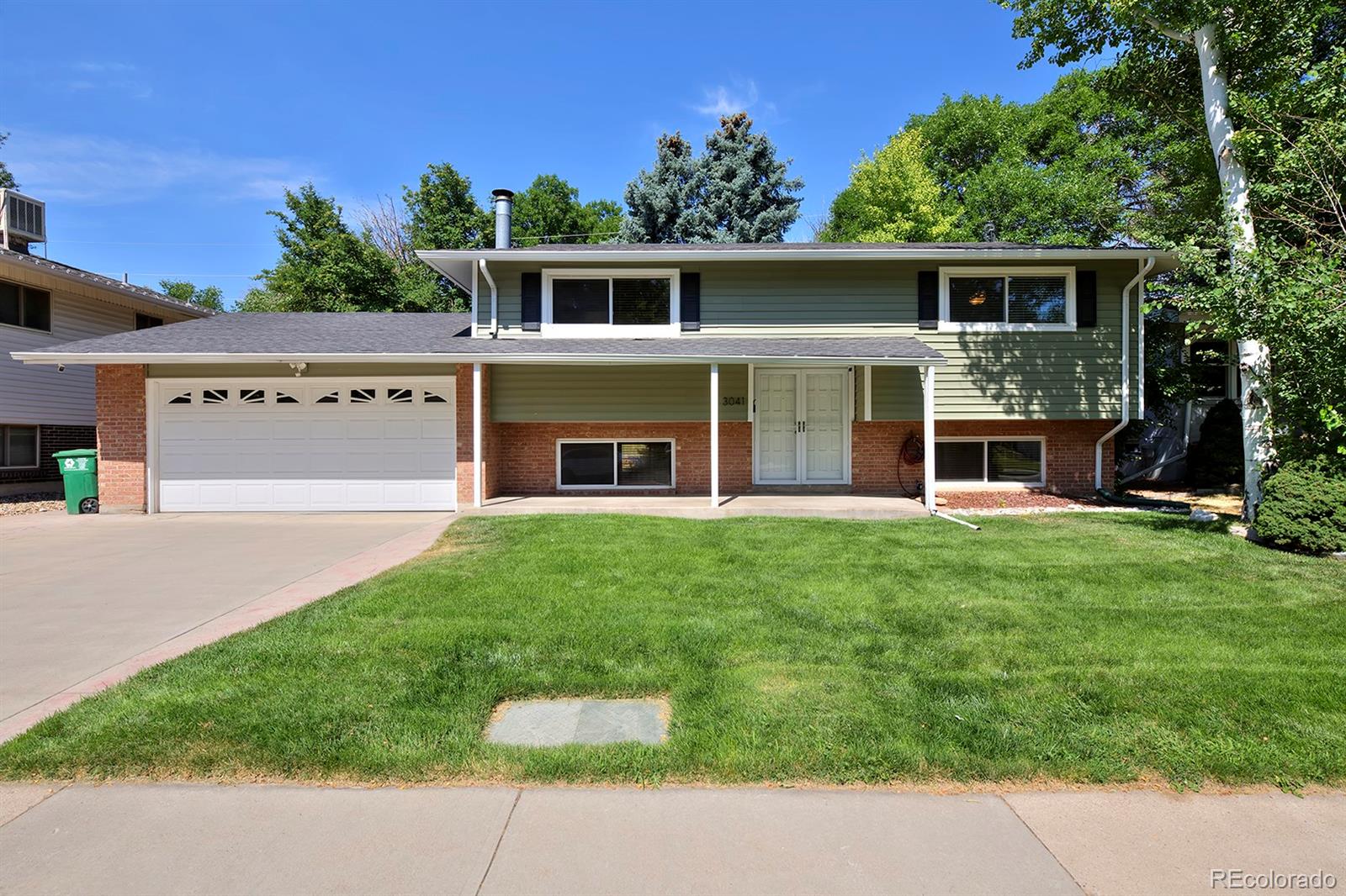 3041 S Valentia Street, denver MLS: 2549163 Beds: 4 Baths: 2 Price: $574,900