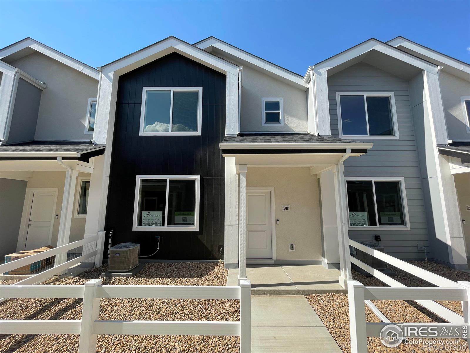 500 S Denver Avenue, fort lupton MLS: 4567891014450 Beds: 3 Baths: 3 Price: $379,900