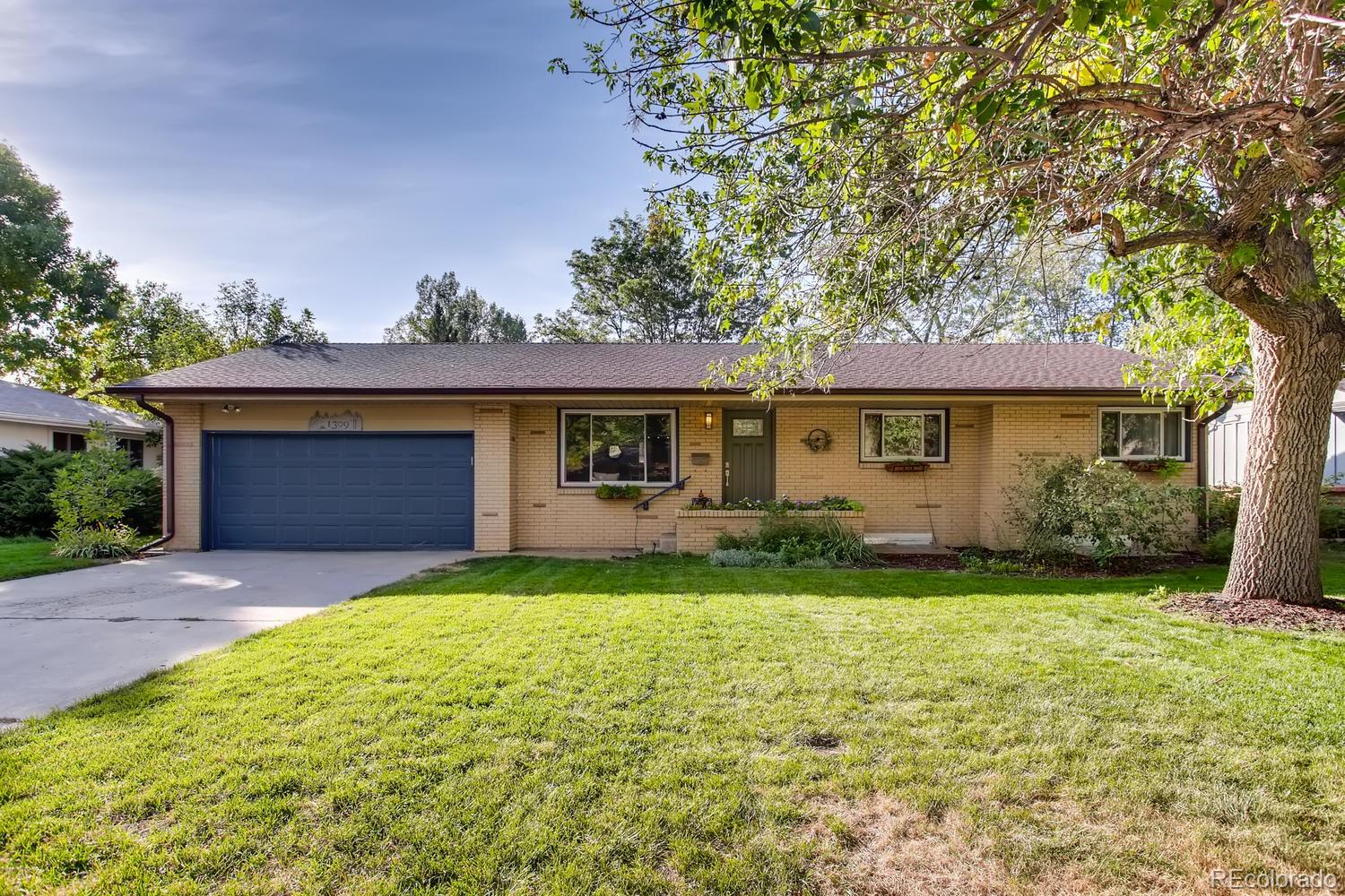 1309  Robertson Street, fort collins MLS: 3766359 Beds: 5 Baths: 3 Price: $750,000