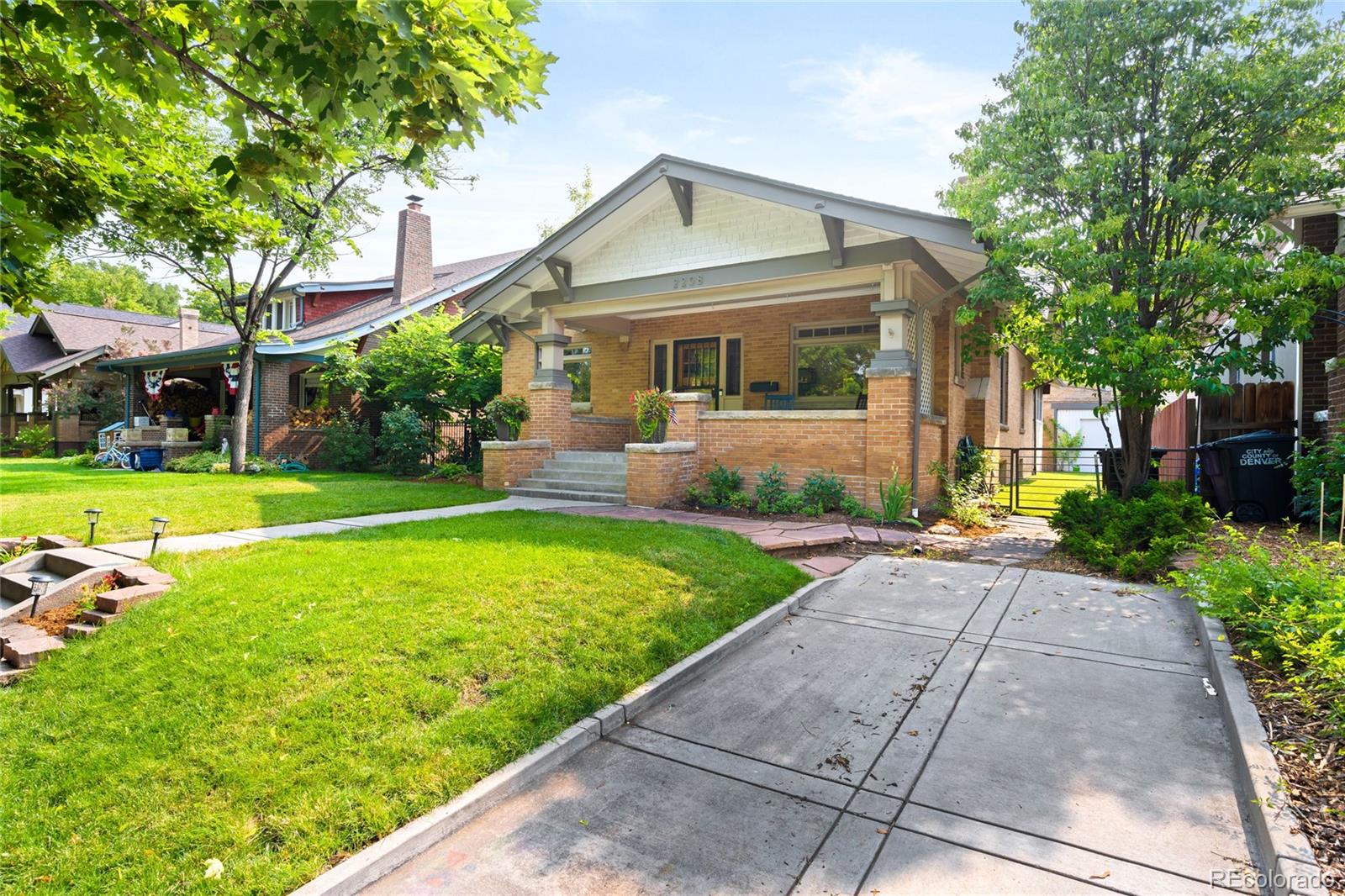 2208  Clermont Street, denver MLS: 4428581 Beds: 4 Baths: 3 Price: $1,350,000