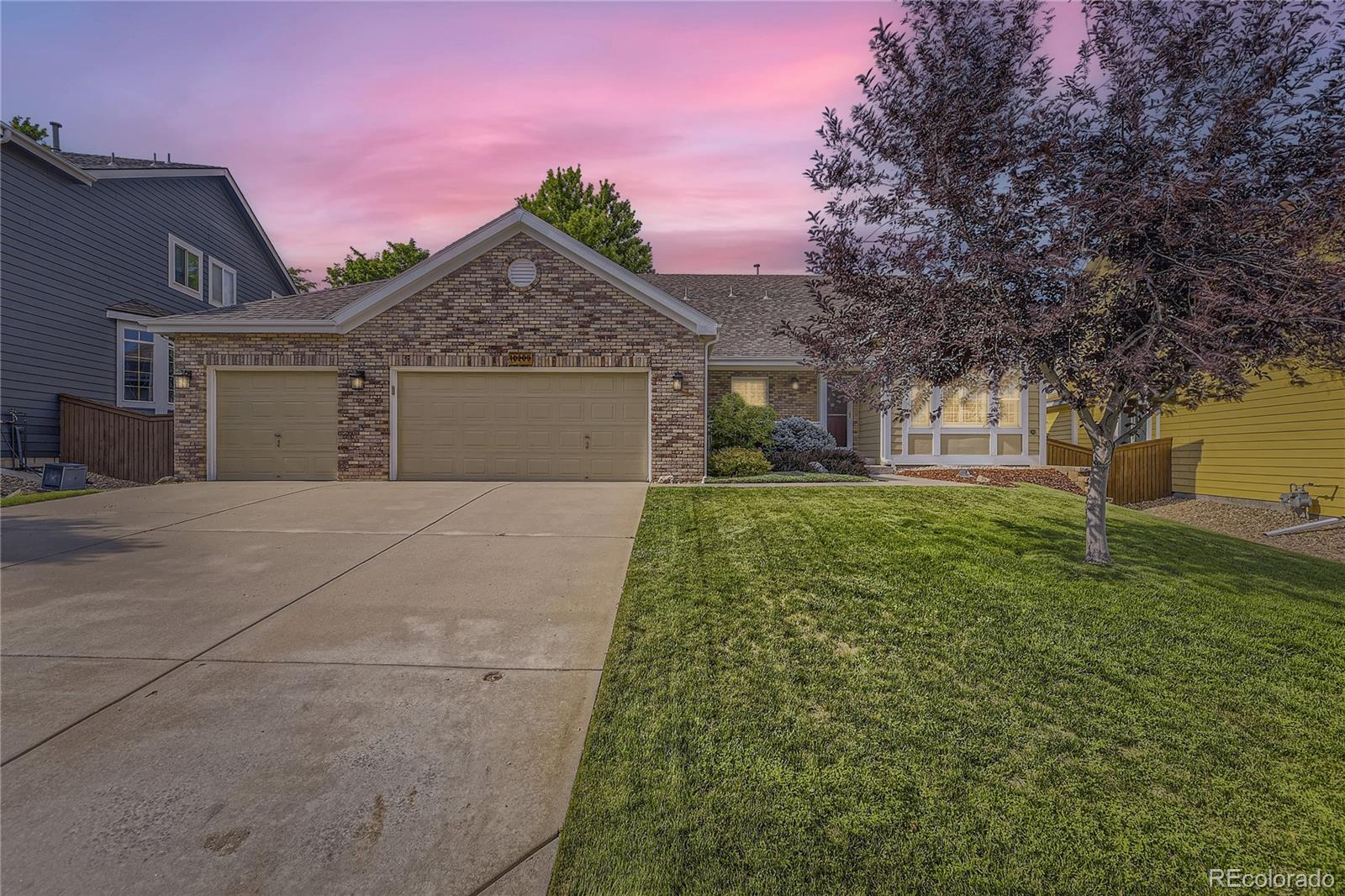 10209  Dan Court, highlands ranch MLS: 9364977 Beds: 4 Baths: 3 Price: $830,000