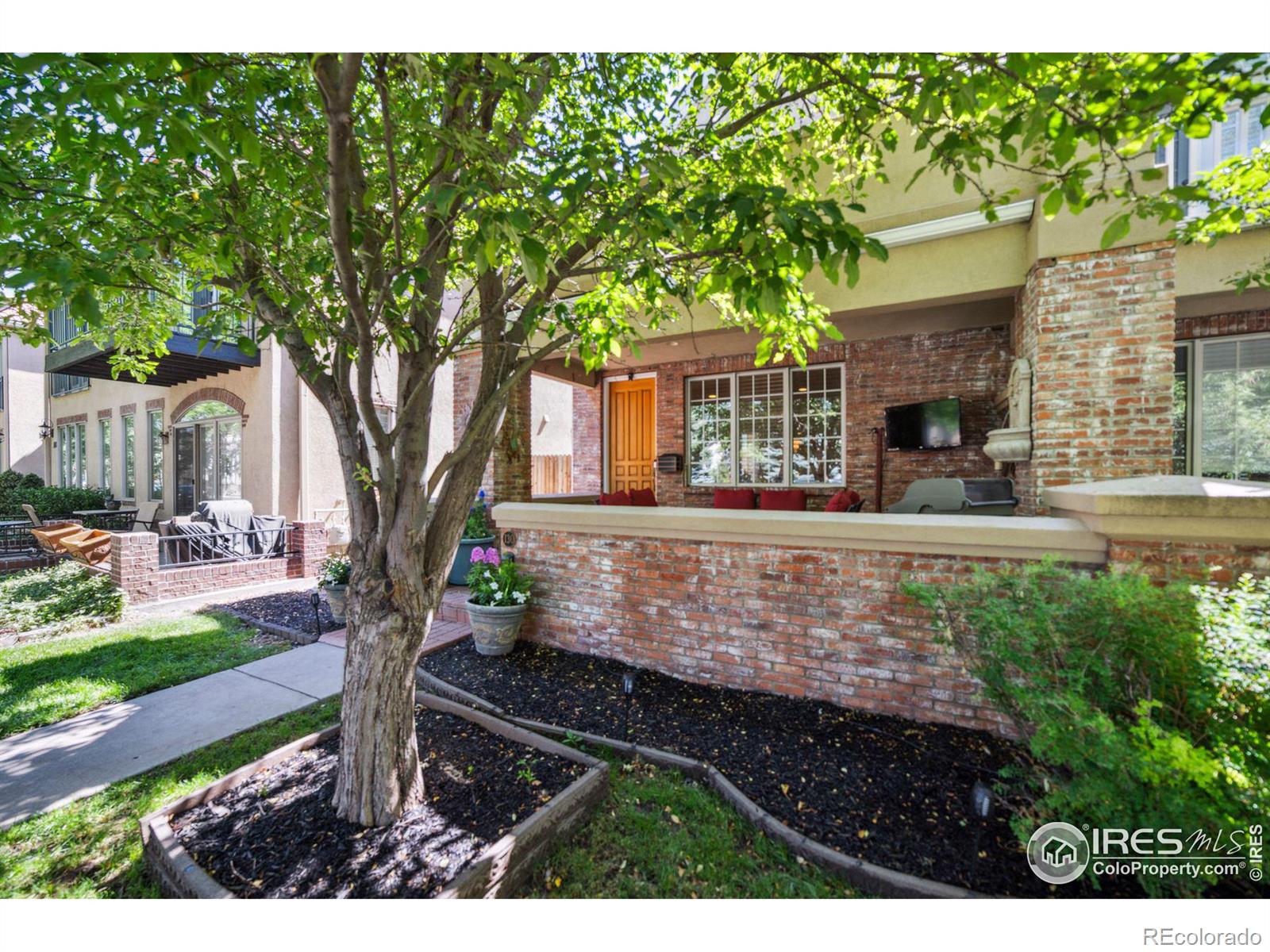 130 s jackson street, Denver sold home. Closed on 2024-11-15 for $1,122,219.