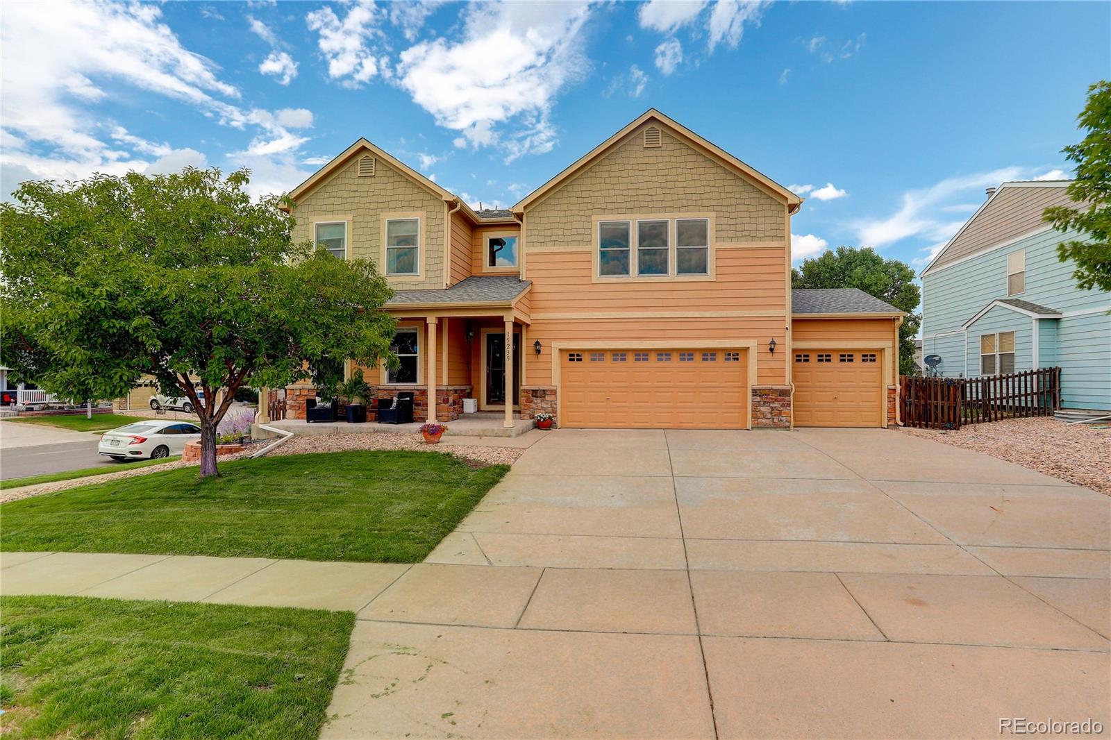 15235 E 100th Drive, commerce city MLS: 5839620 Beds: 4 Baths: 4 Price: $635,000