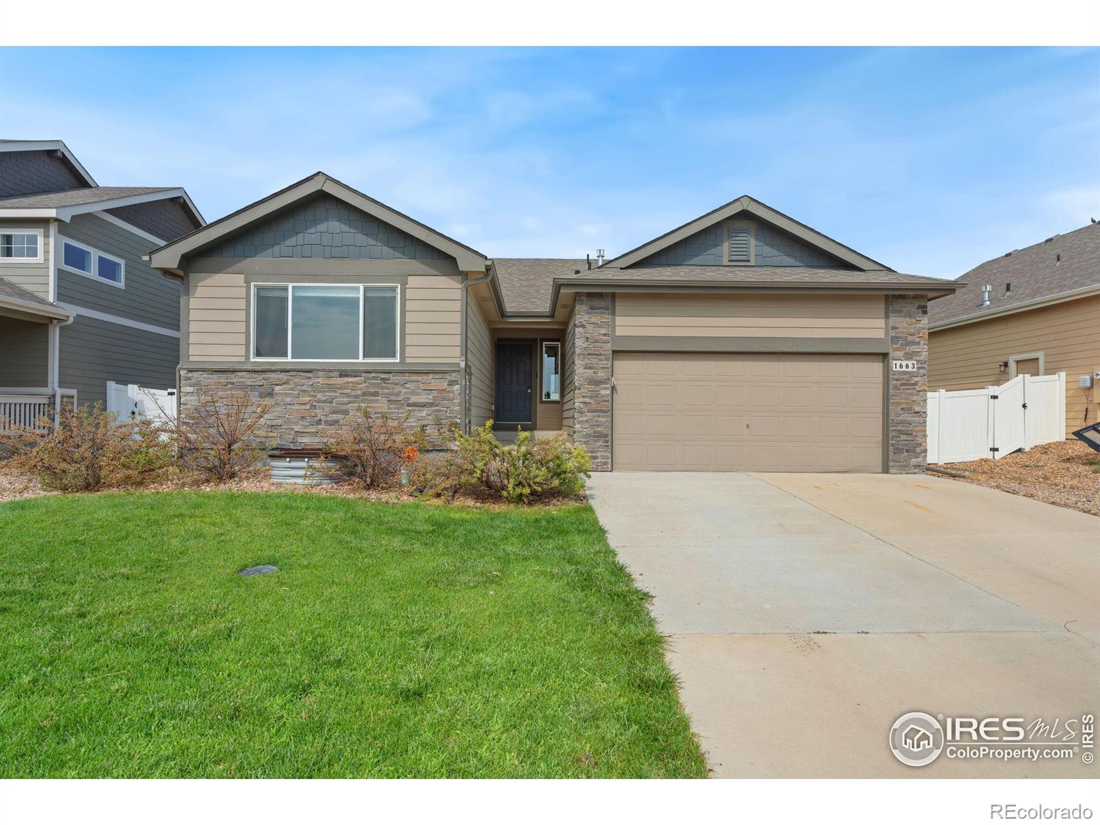 1663  88th Ave Ct, greeley MLS: 4567891014649 Beds: 3 Baths: 2 Price: $435,000