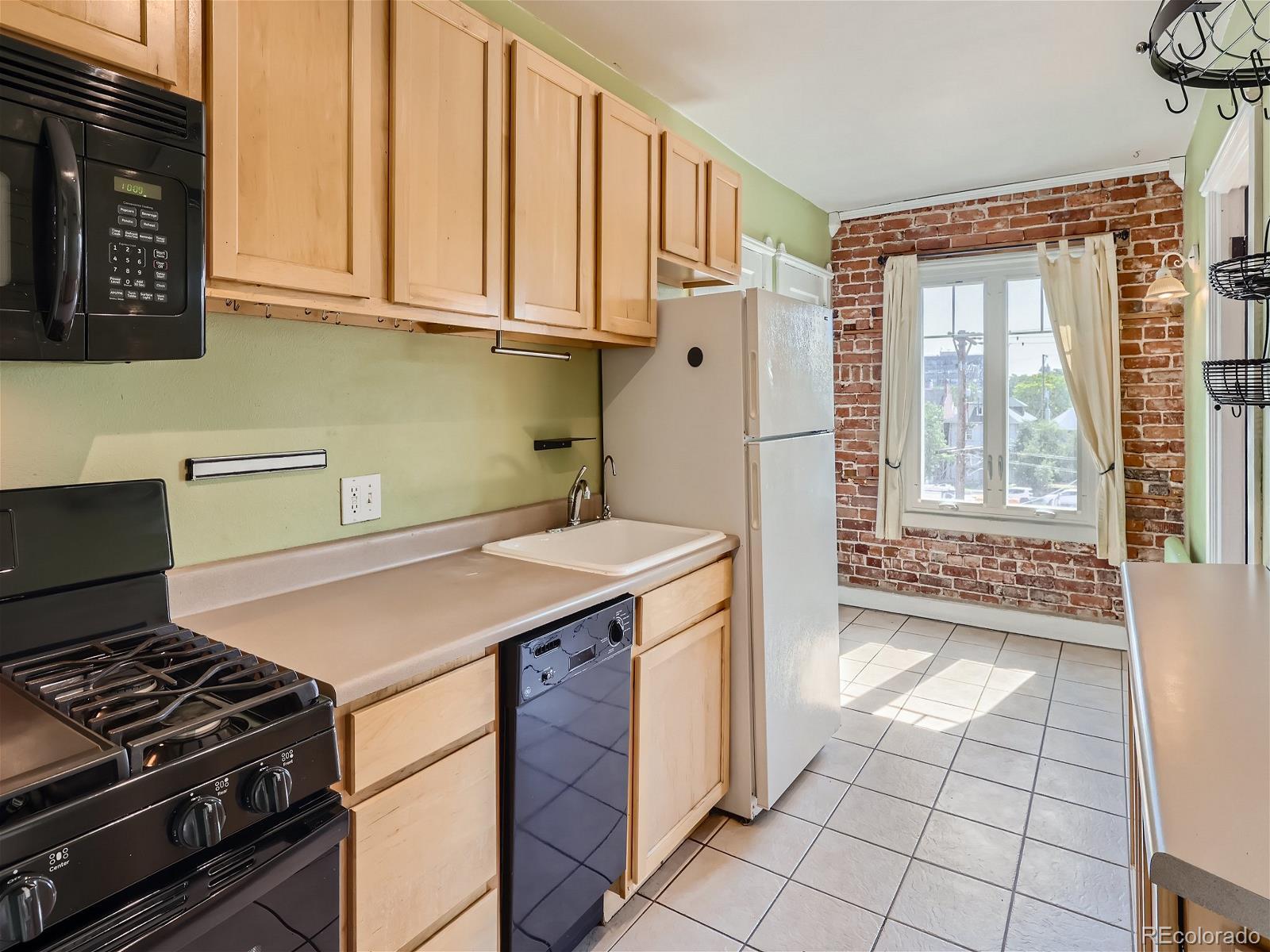 1422 N Downing Street 11, Denver  MLS: 8011099 Beds: 1 Baths: 1 Price: $299,000