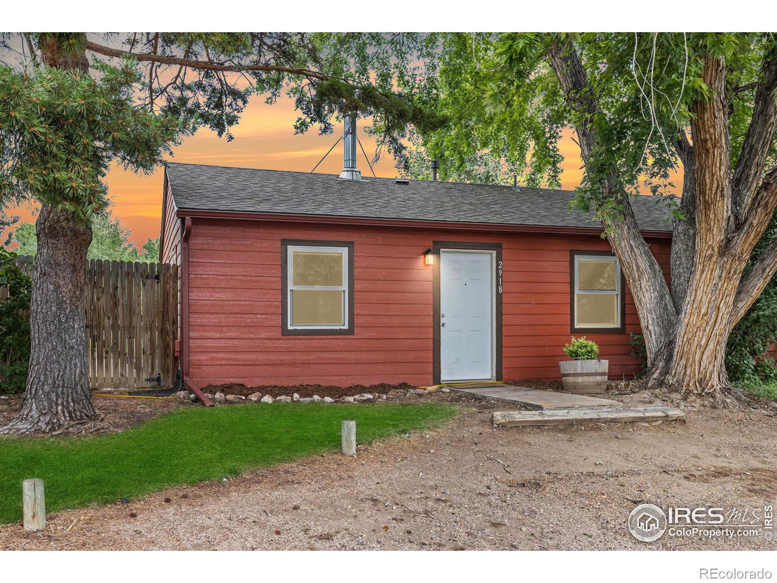 2918 w olive street, Fort Collins sold home. Closed on 2024-08-16 for $305,000.