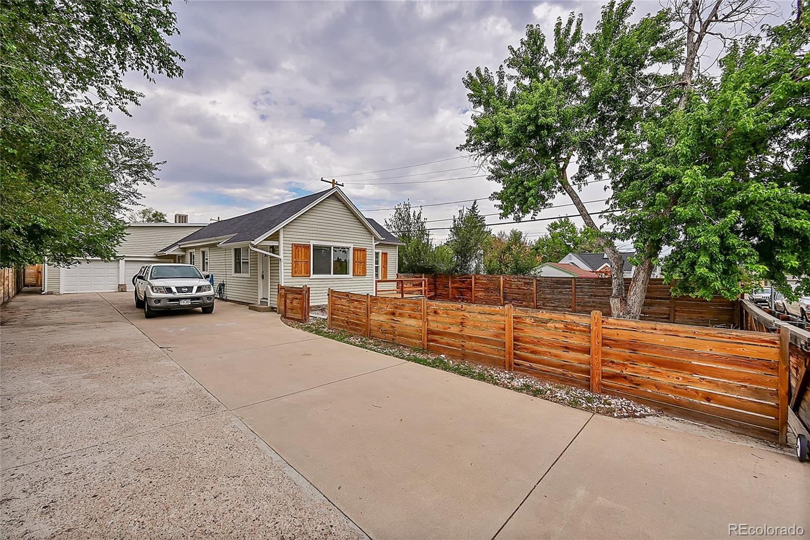 927 S Yates Street, denver MLS: 5366048 Beds: 2 Baths: 1 Price: $280,000