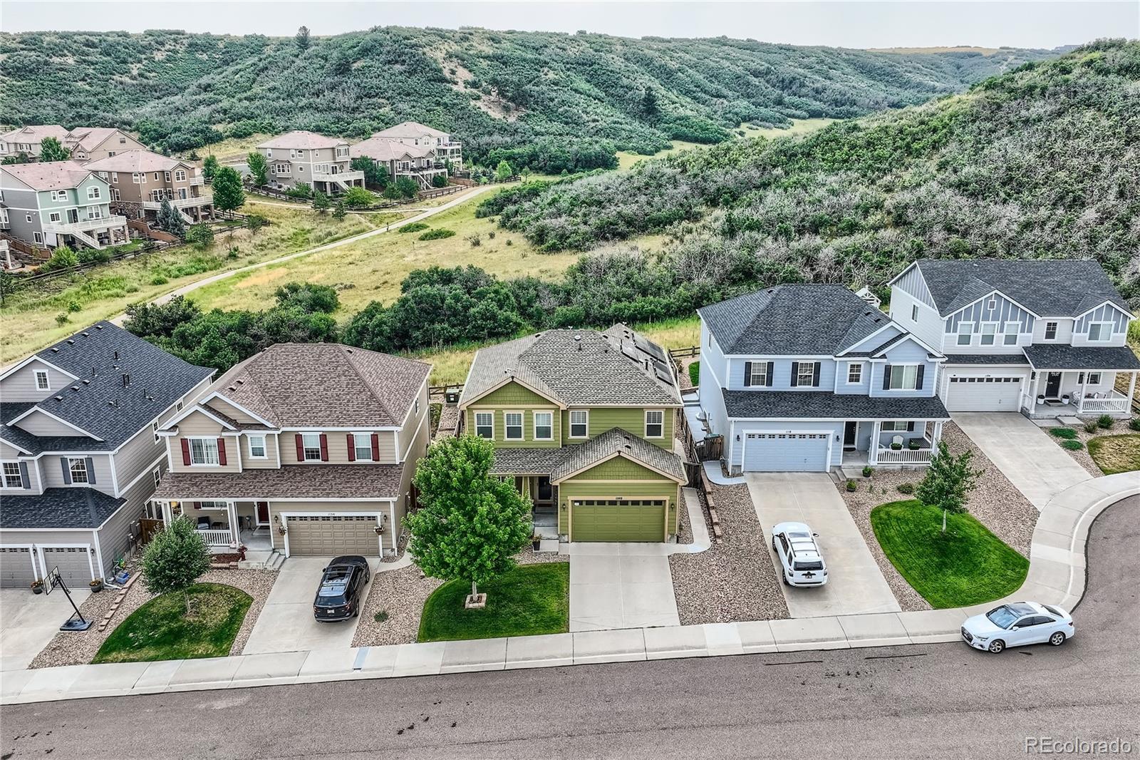 1140  Raindrop Way, castle rock MLS: 5682468 Beds: 4 Baths: 4 Price: $700,000