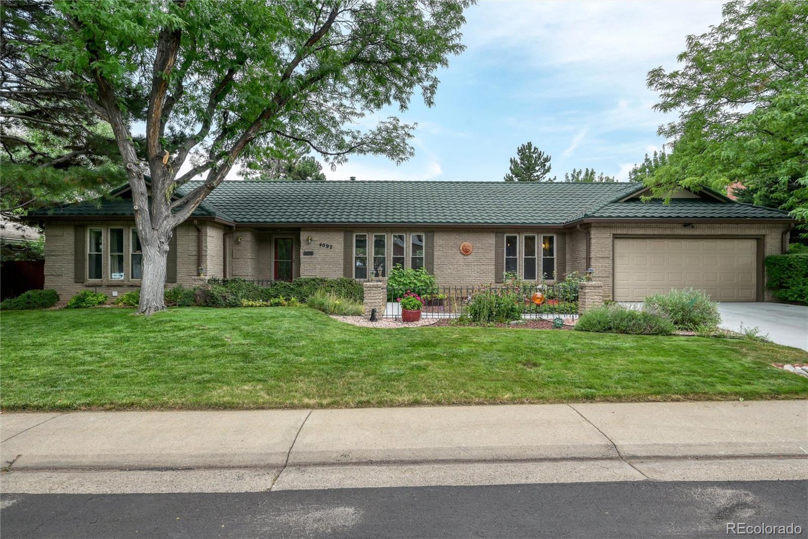 4092 s newport way, Denver sold home. Closed on 2024-09-18 for $1,096,975.