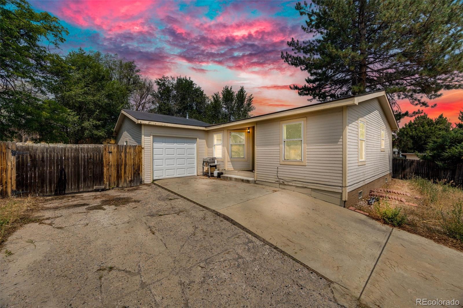 8137  Lafayette Street, denver MLS: 6213898 Beds: 3 Baths: 2 Price: $350,000