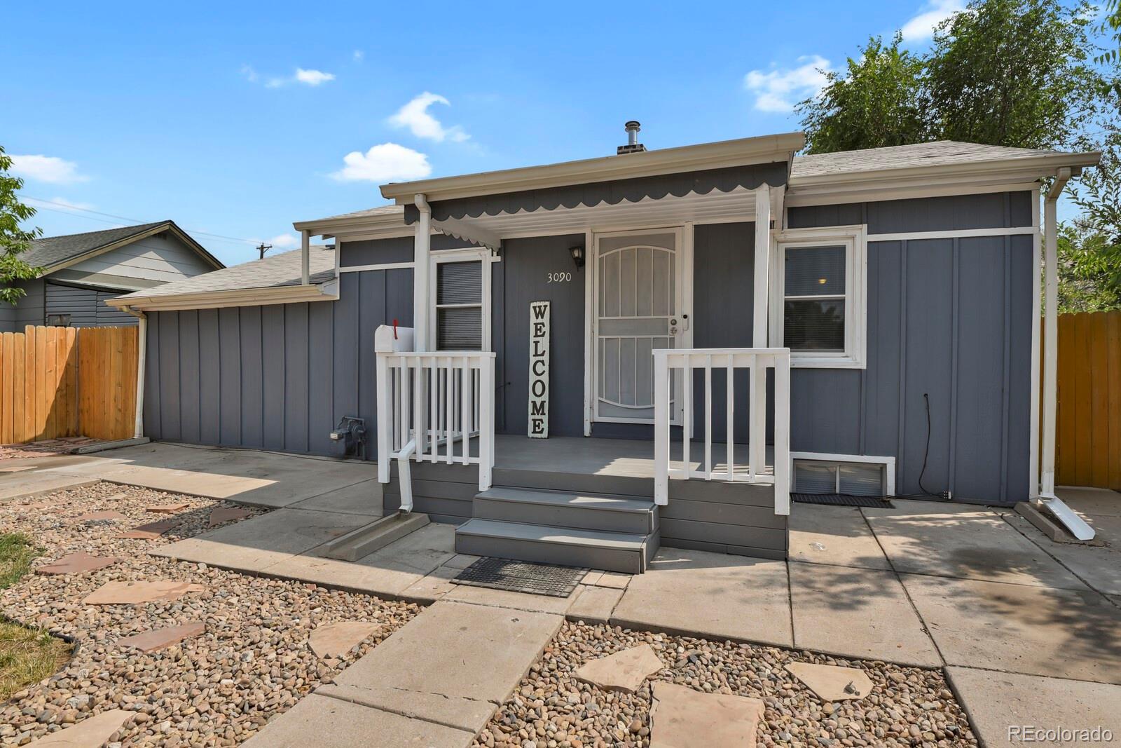 3090 w walsh place, Denver sold home. Closed on 2024-09-26 for $397,000.