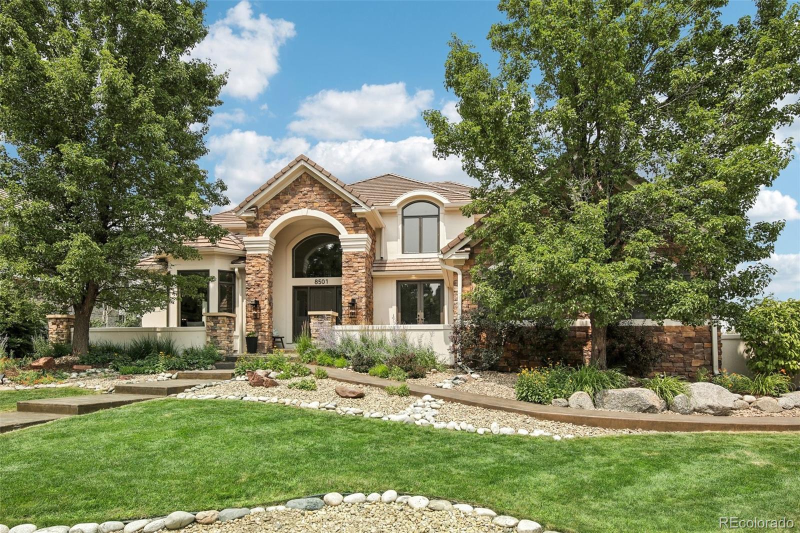 8501  Colonial Drive, lone tree MLS: 1611951 Beds: 5 Baths: 5 Price: $2,350,000