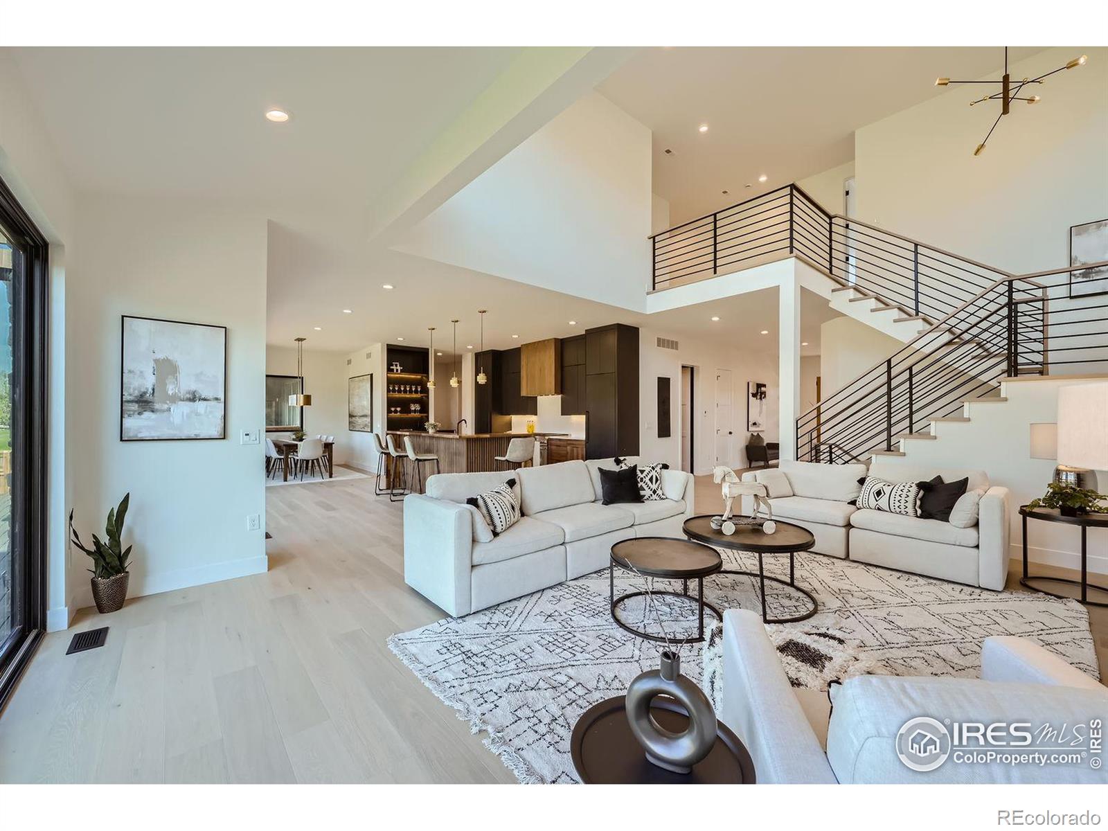 923 saint andrews lane, Louisville sold home. Closed on 2025-06-17 for $2,200,000.