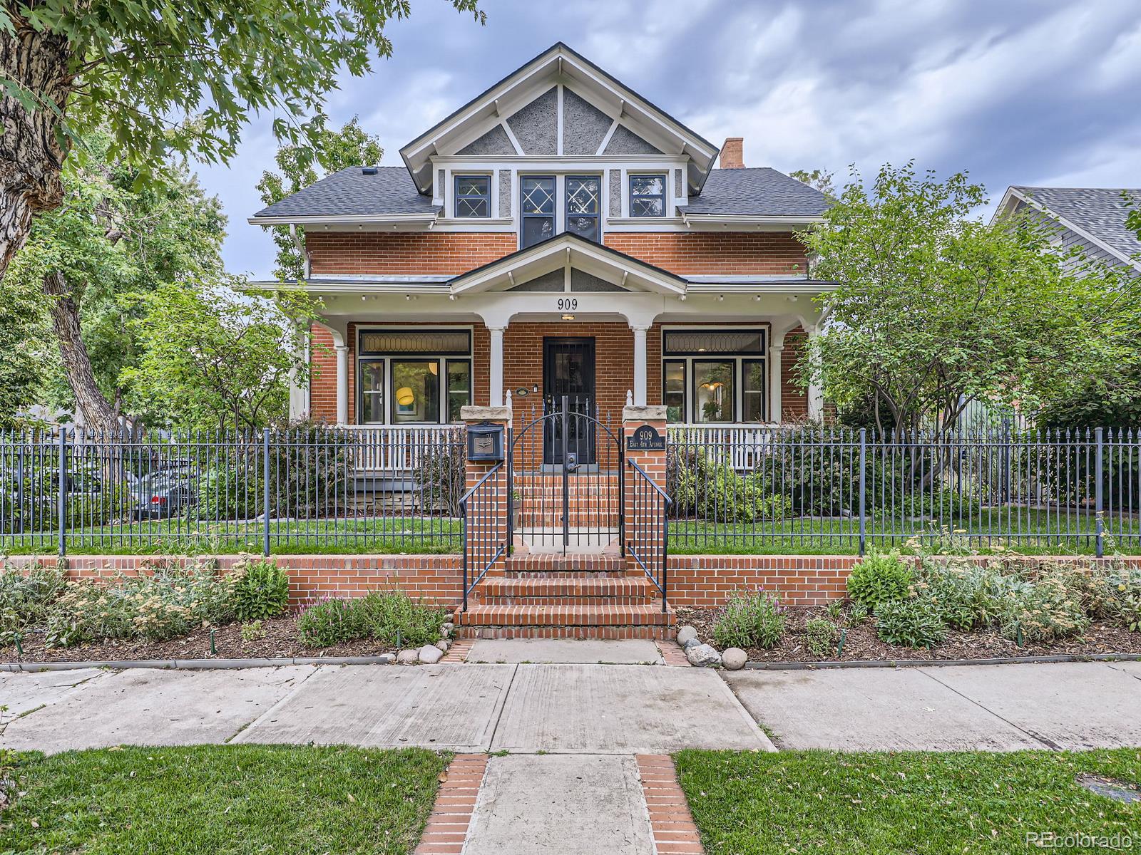 909 E 4th Avenue, denver MLS: 1642978 Beds: 4 Baths: 3 Price: $1,325,000