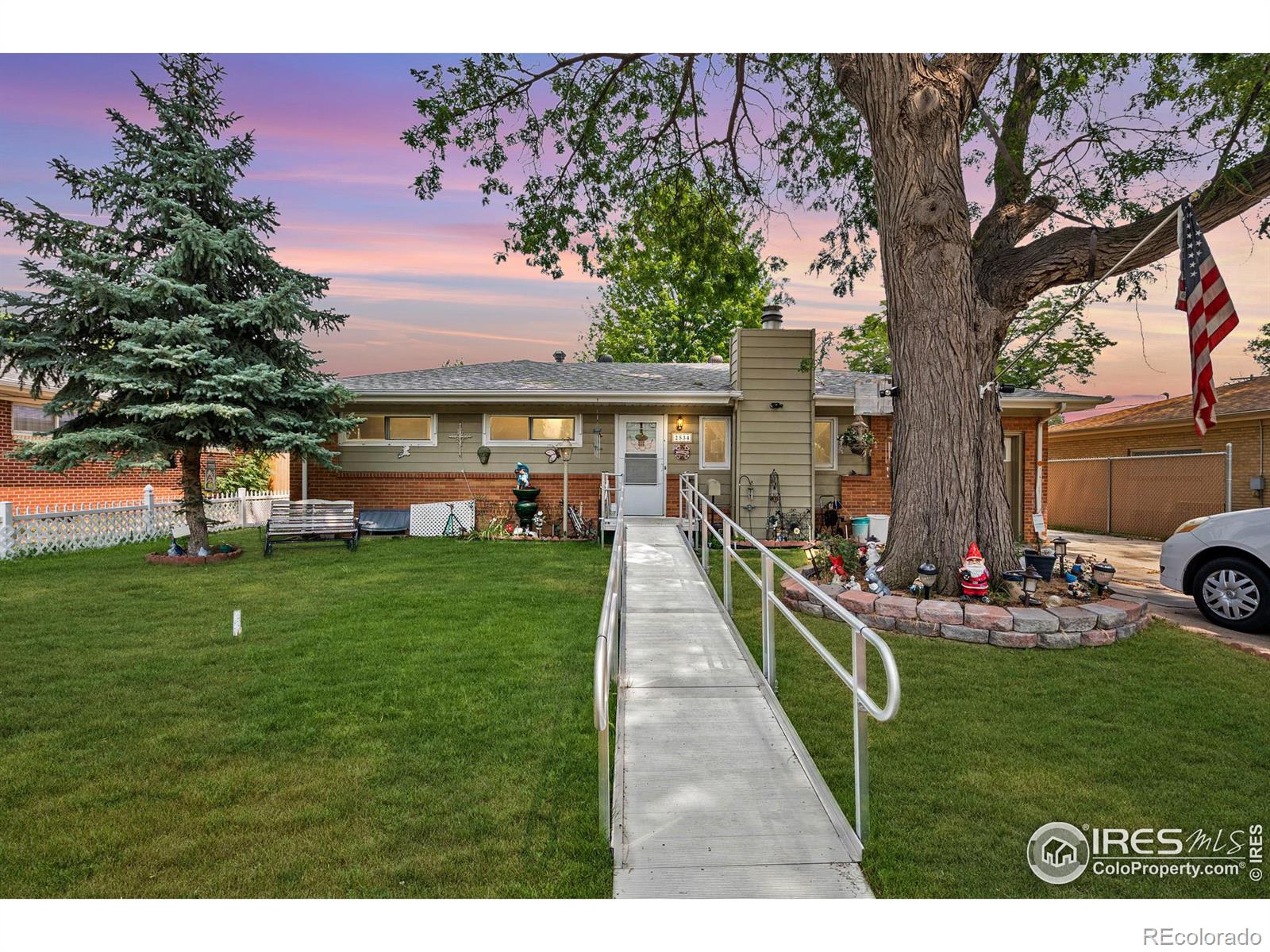 2534  14th Avenue, greeley MLS: 4567891015032 Beds: 4 Baths: 2 Price: $375,000