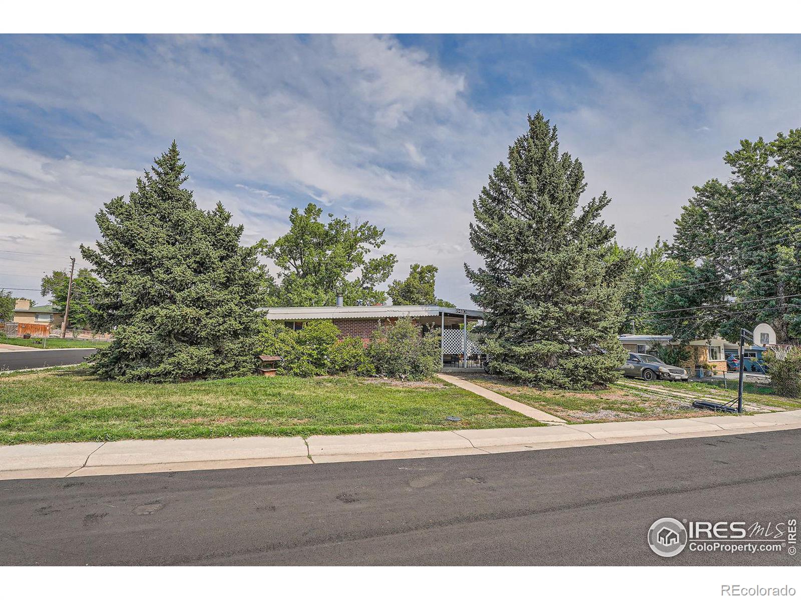 8410  alta vista drive, Arvada sold home. Closed on 2024-10-08 for $355,000.