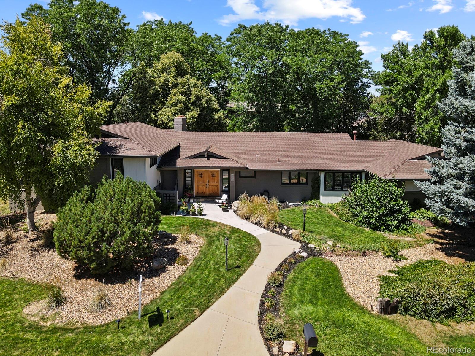 1051  Aspen Way, broomfield MLS: 3613354 Beds: 7 Baths: 6 Price: $1,235,000