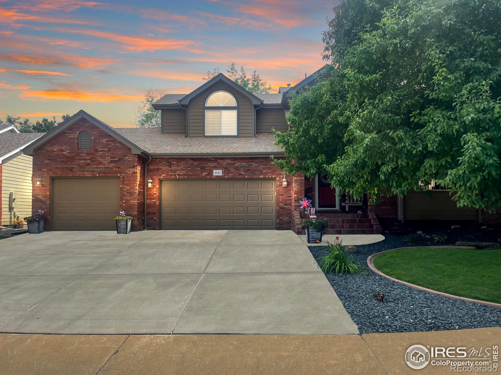 2247  Woody Creek Circle, loveland MLS: 4567891015278 Beds: 4 Baths: 4 Price: $725,000