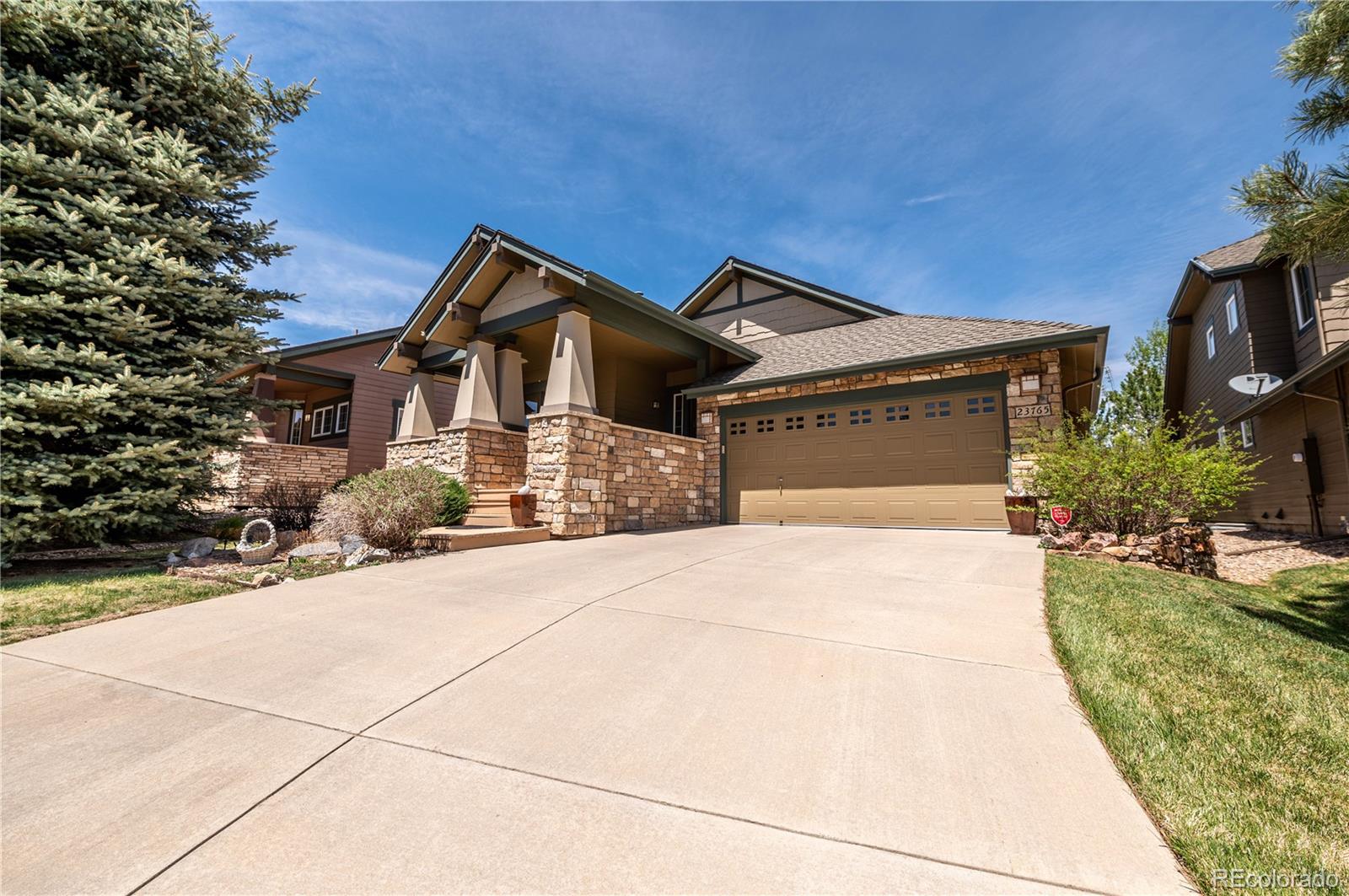 23765 E Glasgow Place, aurora MLS: 2594316 Beds: 3 Baths: 3 Price: $659,900