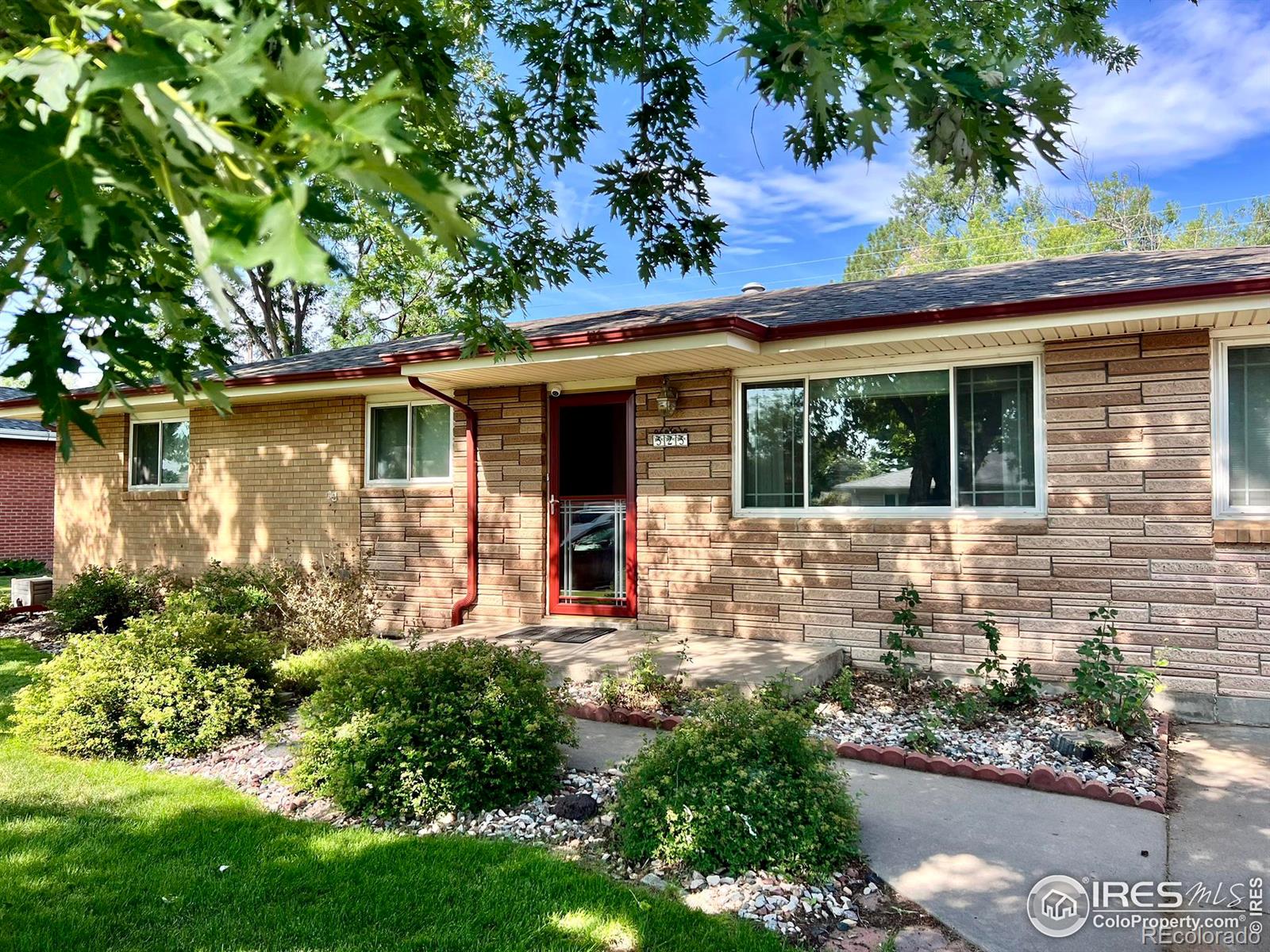 525  35th Ave Ct, greeley MLS: 4567891015304 Beds: 5 Baths: 2 Price: $410,000