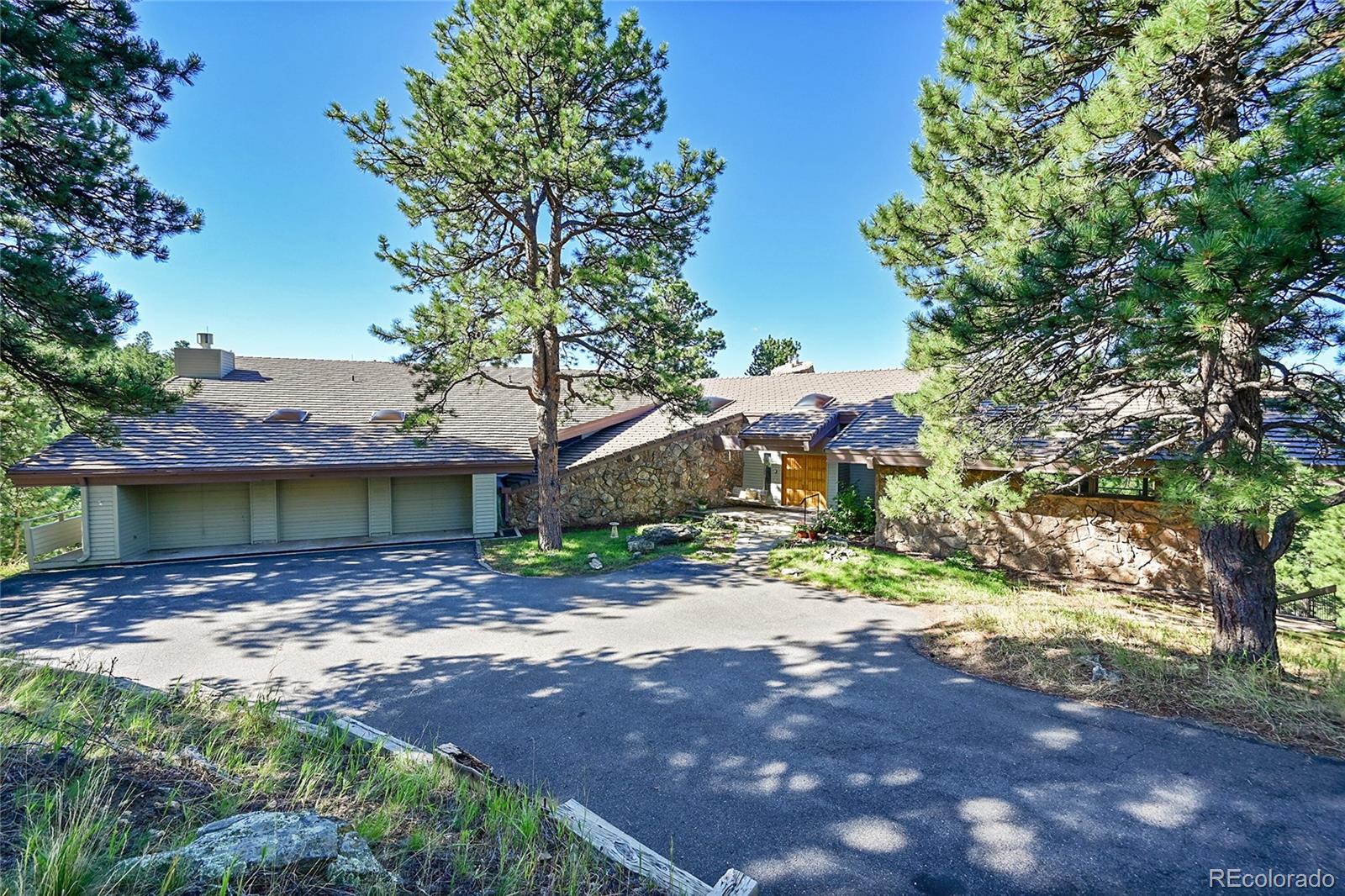 24758  foothills drive, Golden sold home. Closed on 2024-09-30 for $1,638,000.