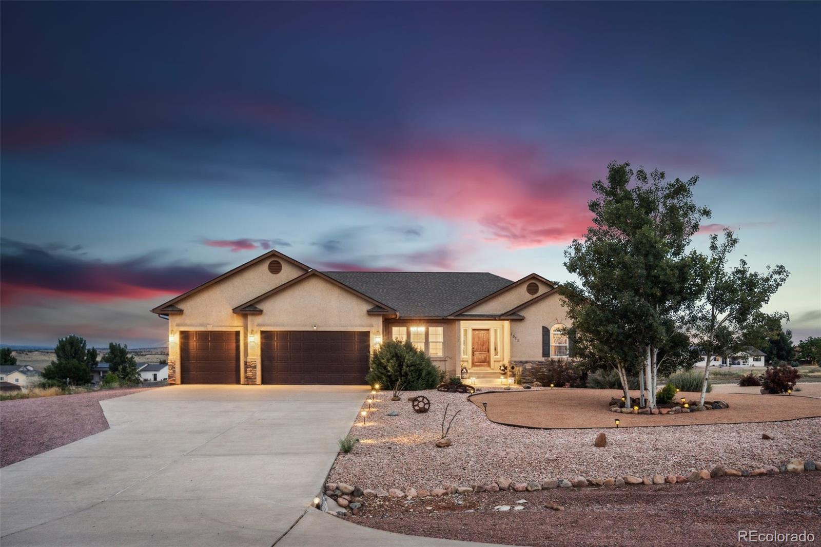 1571 w camino de los ranchos , Pueblo West sold home. Closed on 2024-09-16 for $575,000.