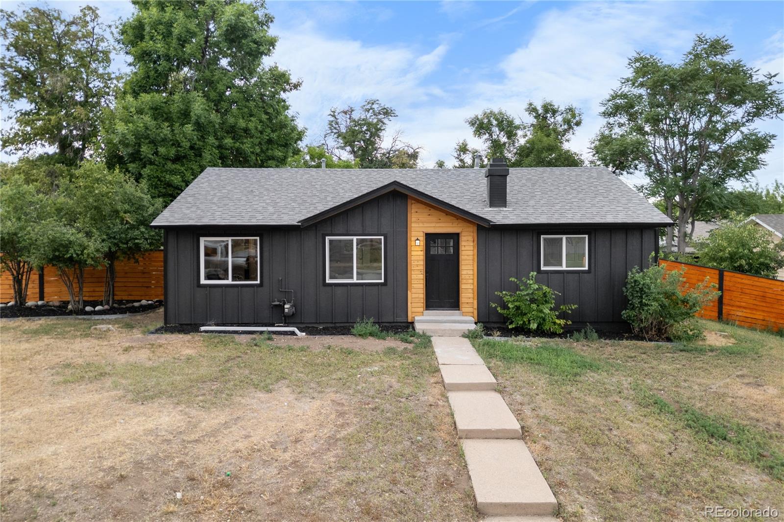 1827 s stuart street, Denver sold home. Closed on 2024-10-14 for $540,000.