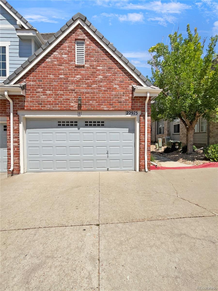 22975 e ontario drive, Aurora sold home. Closed on 2025-07-28 for $347,000.