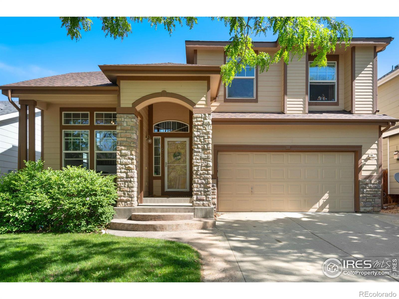 1926  Fossil Creek Parkway, fort collins MLS: 4567891015770 Beds: 5 Baths: 4 Price: $624,900