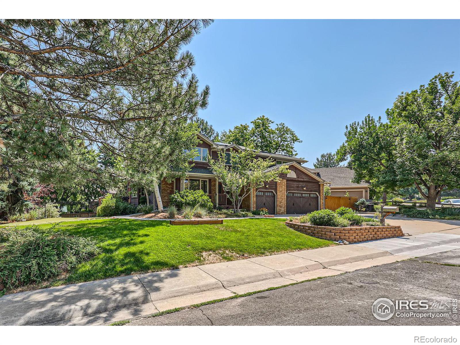 13730  Silverton Drive, broomfield MLS: 4567891015800 Beds: 4 Baths: 4 Price: $1,150,000