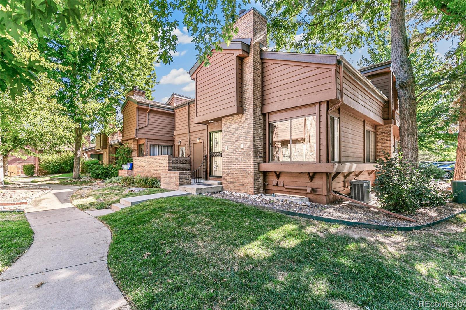 2685 S Dayton Way, denver MLS: 1895895 Beds: 2 Baths: 2 Price: $365,000