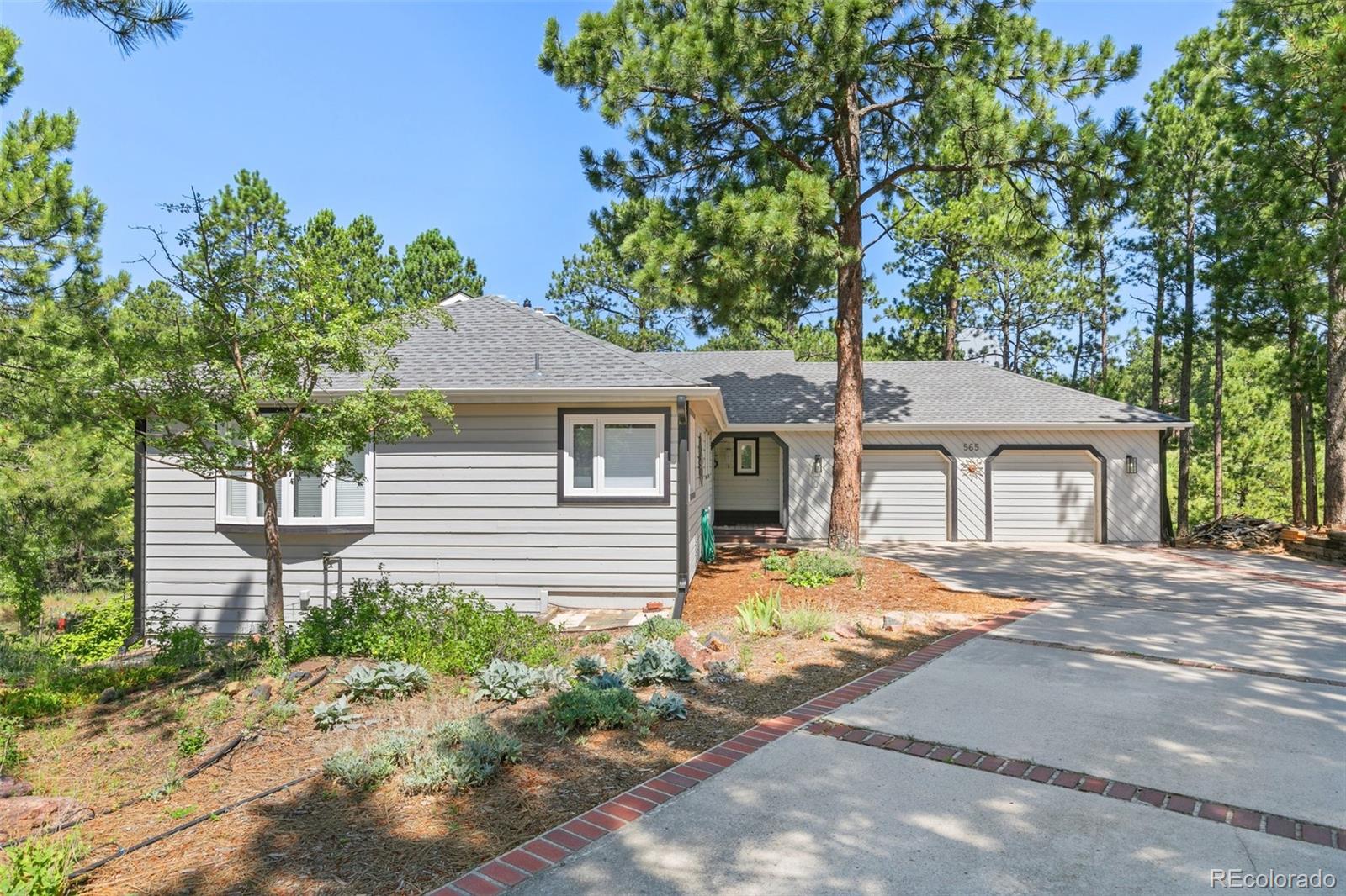 565 clearbrook lane, Monument sold home. Closed on 2024-10-02 for $835,000.