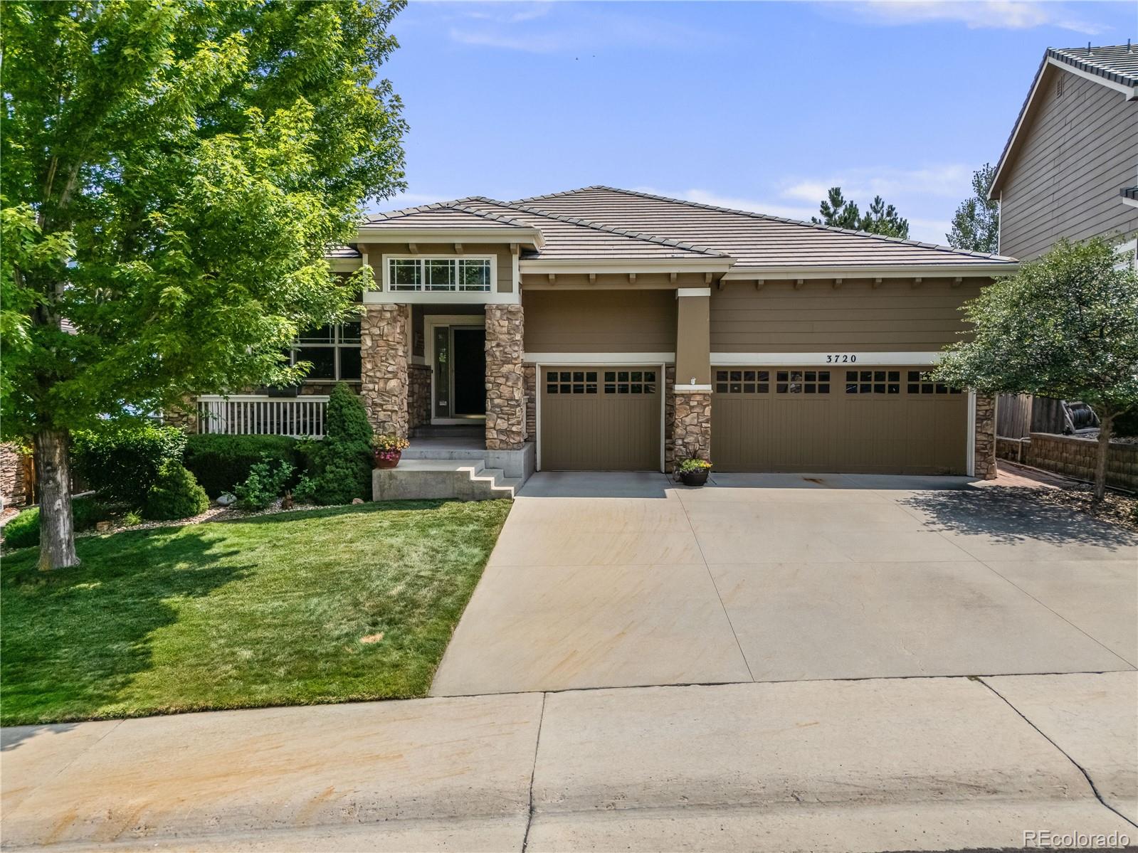 3720  Sunridge Terrace Drive, castle rock MLS: 7175381 Beds: 5 Baths: 4 Price: $725,000