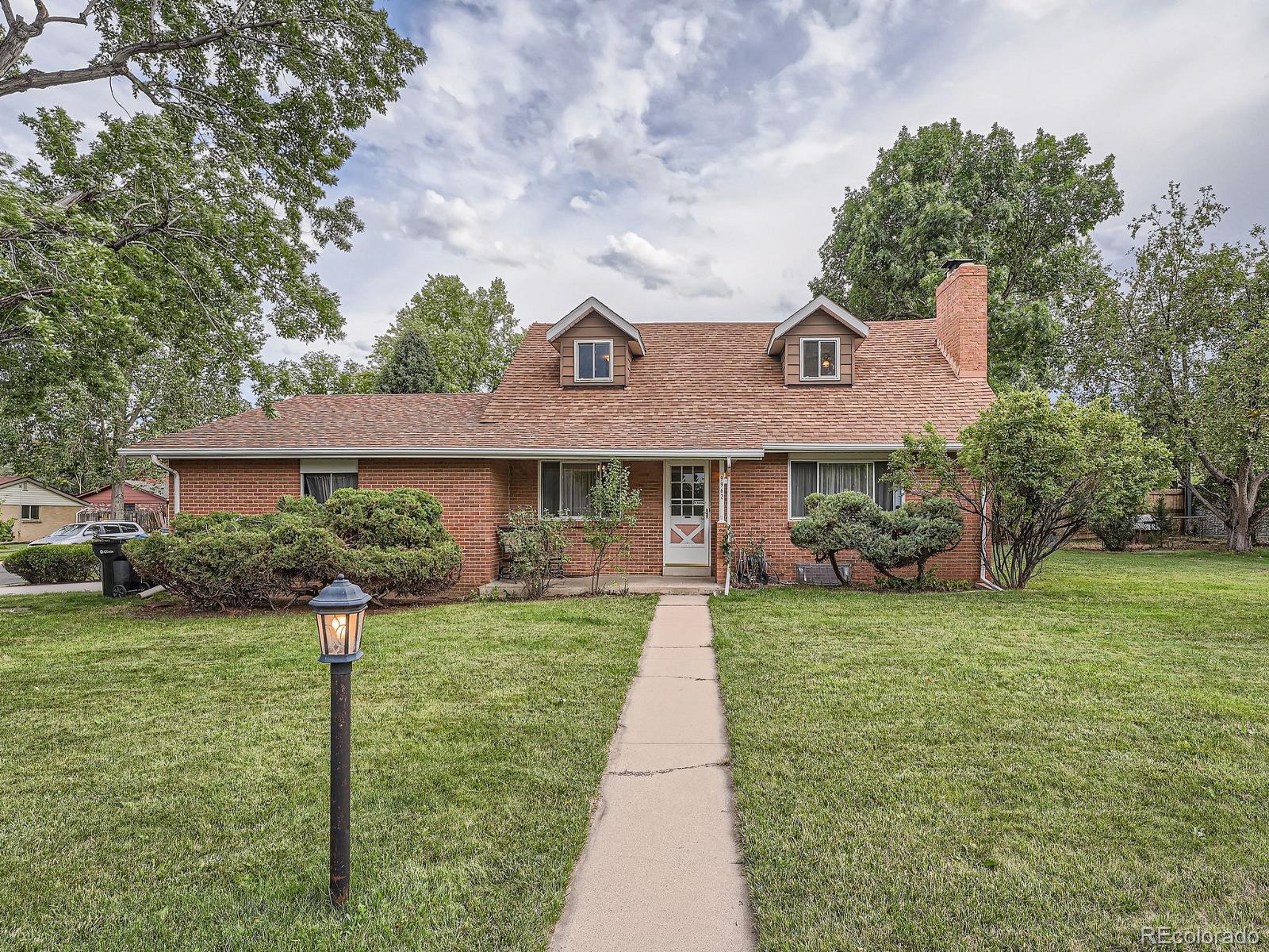 9962 W 77th Avenue, arvada MLS: 4943919 Beds: 4 Baths: 2 Price: $589,985