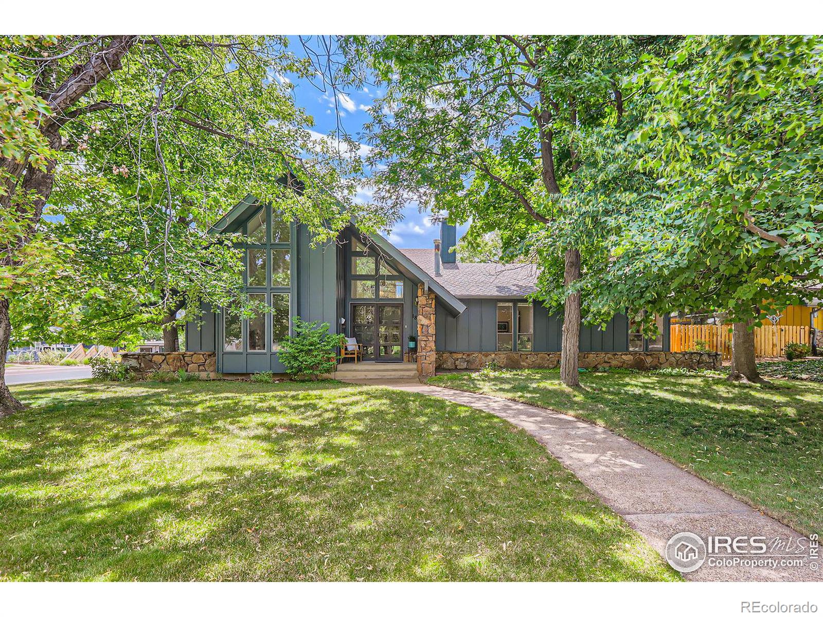 1890  Elder Avenue, boulder MLS: 4567891016187 Beds: 5 Baths: 3 Price: $1,950,000