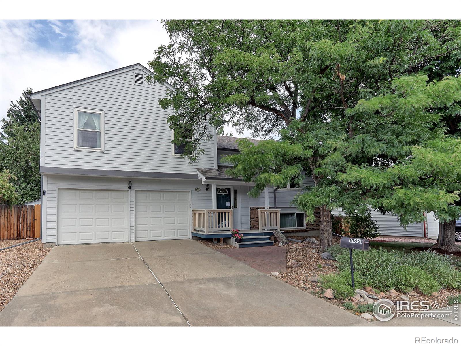 10661  Countryside Drive, broomfield MLS: 4567891016277 Beds: 3 Baths: 3 Price: $559,900